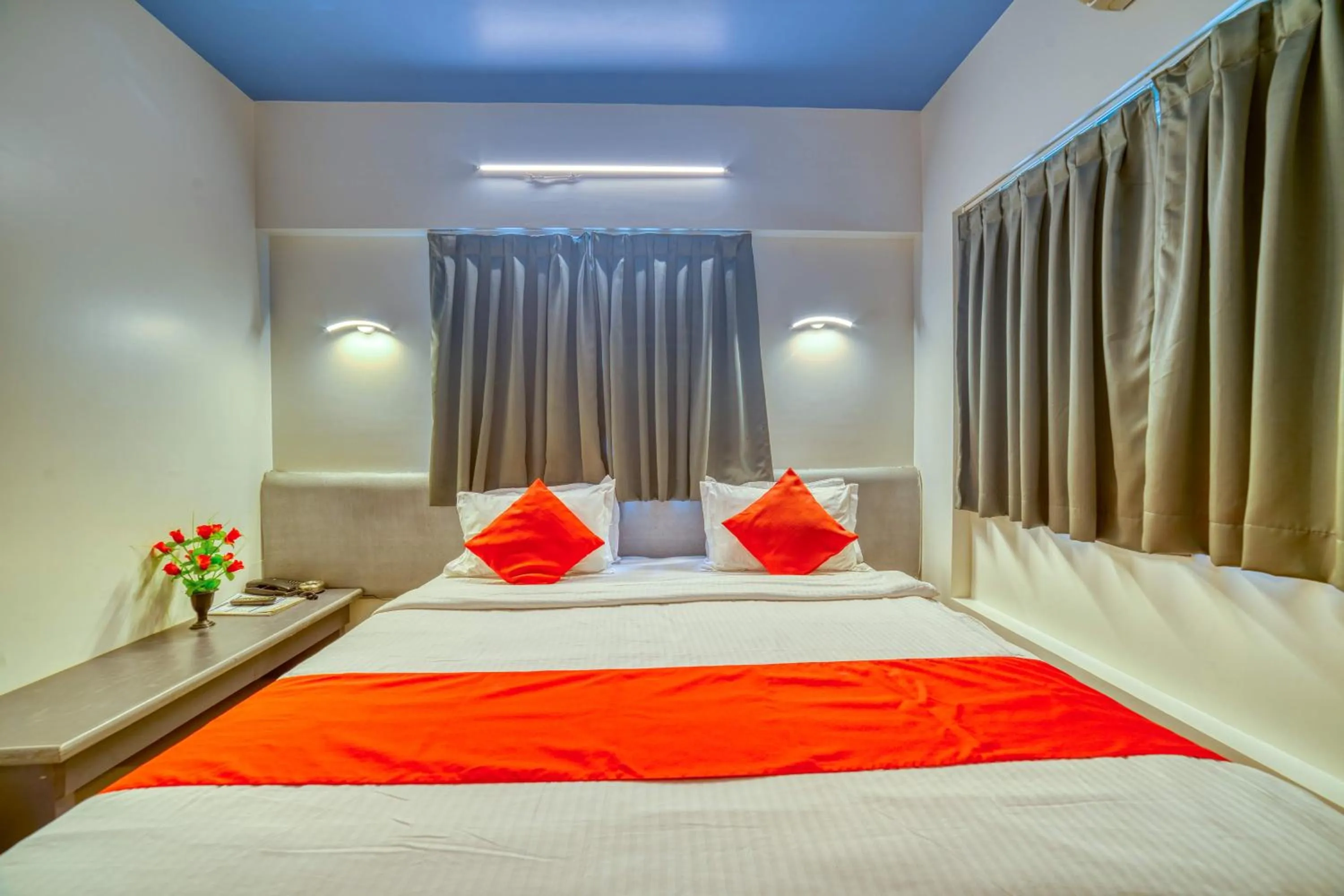 Bed in Hotel Grand Ashwin