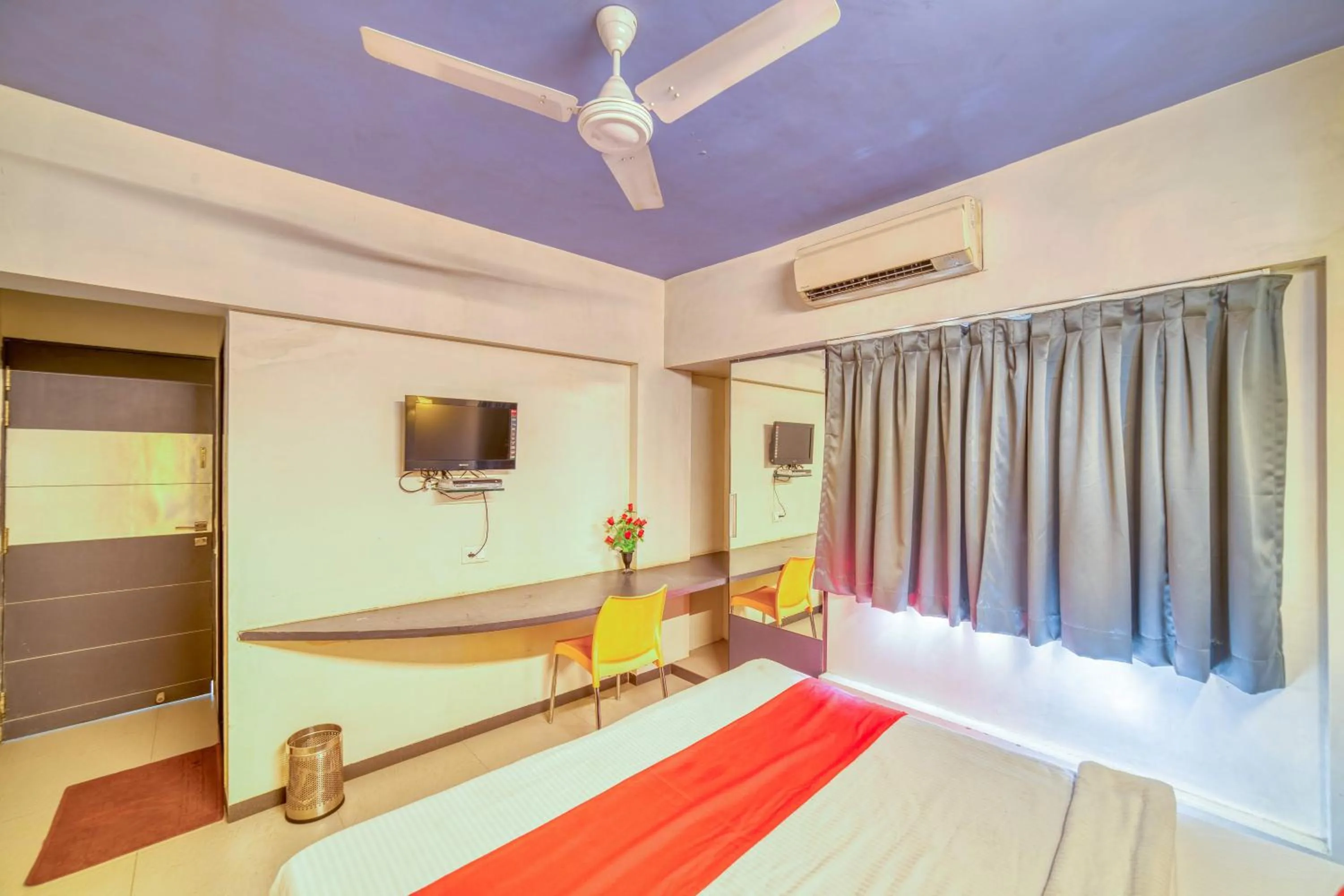 TV and multimedia, Bed in Hotel Grand Ashwin