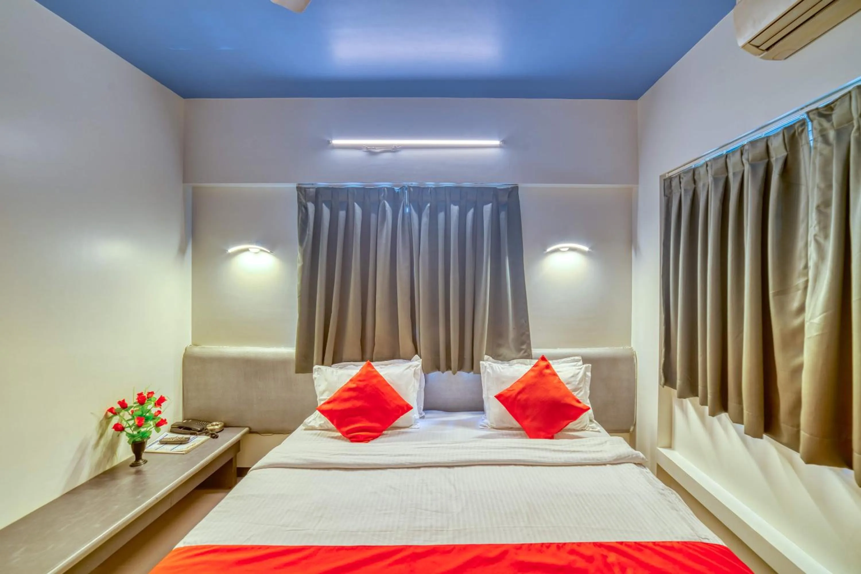 Bed in Hotel Grand Ashwin