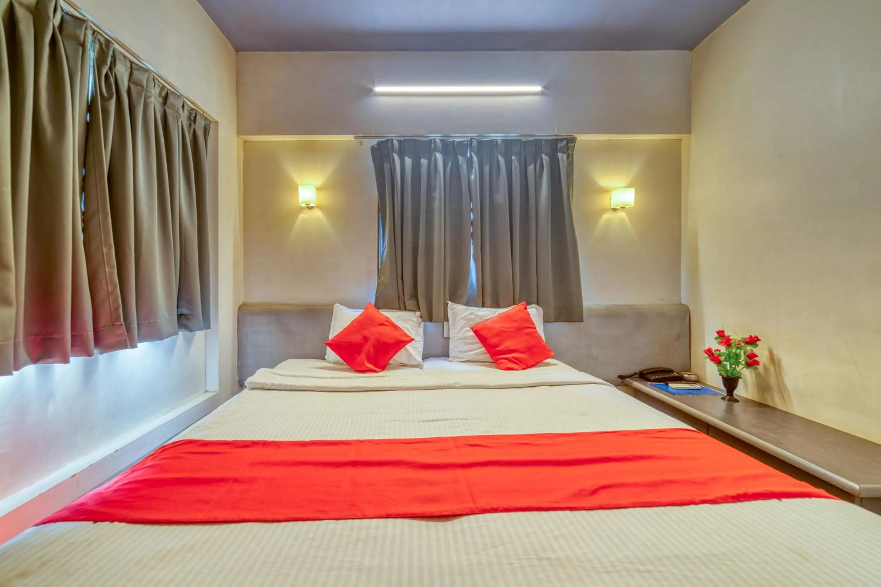 Bed in Hotel Grand Ashwin