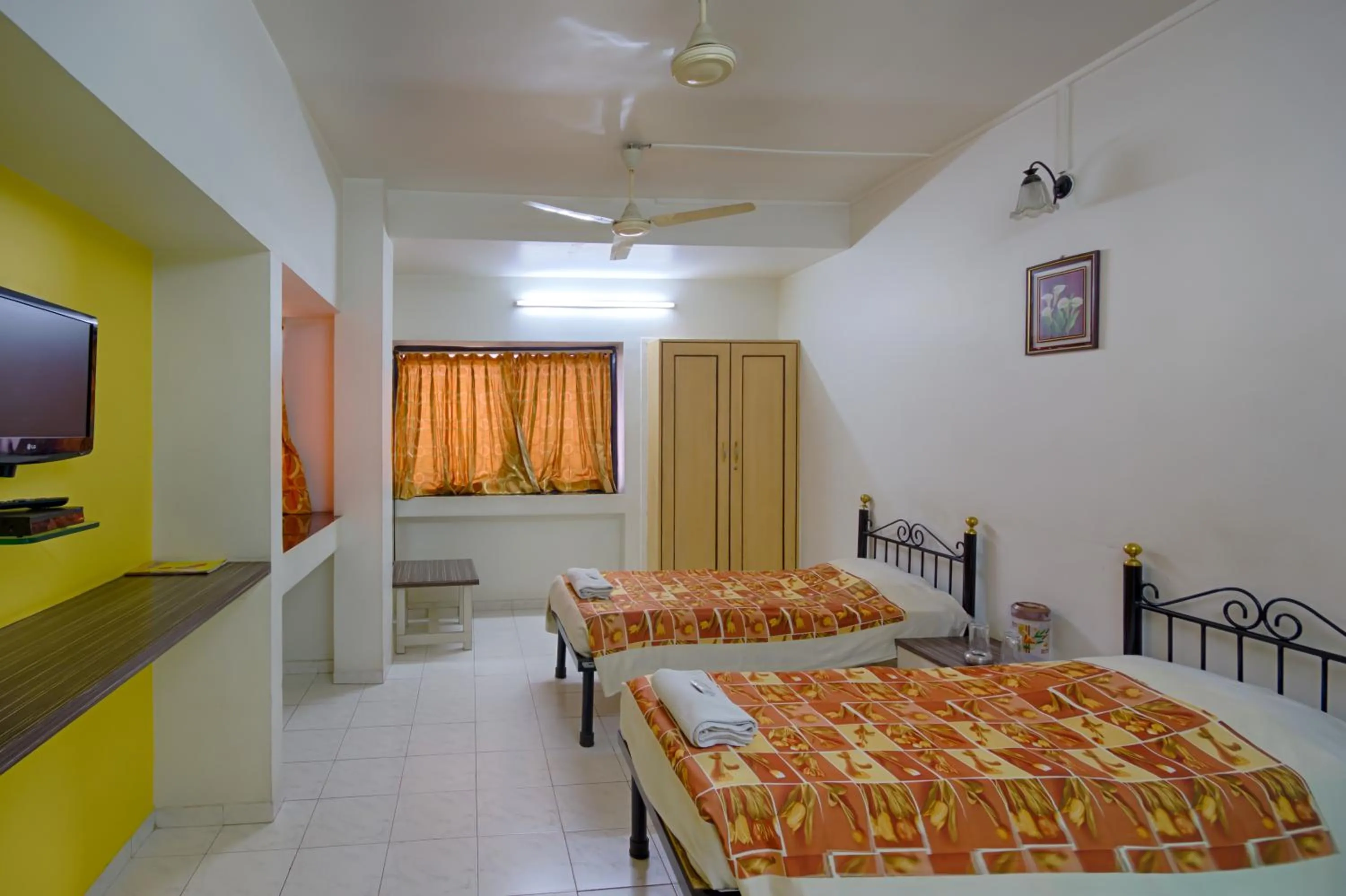 Bed in Hotel Grand Ashwin