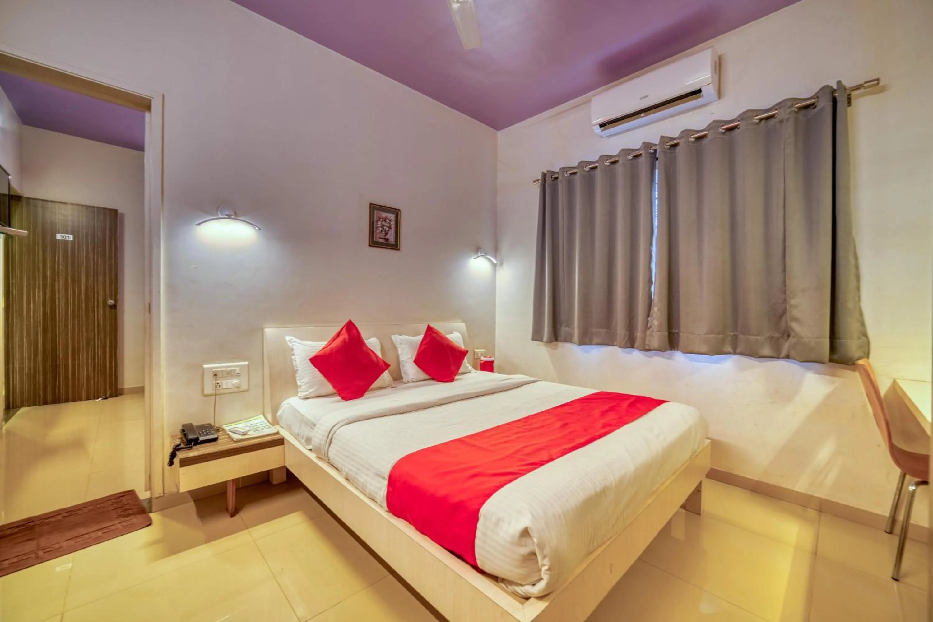 Photo of the whole room, Bed in Hotel Grand Ashwin