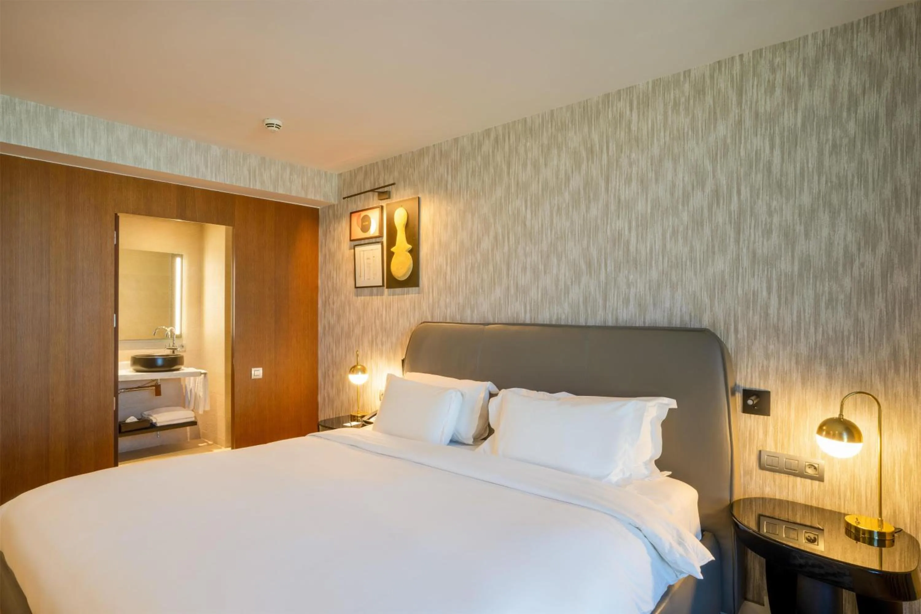 Photo of the whole room, Bed in Radisson Blu Hotel Casablanca City Center