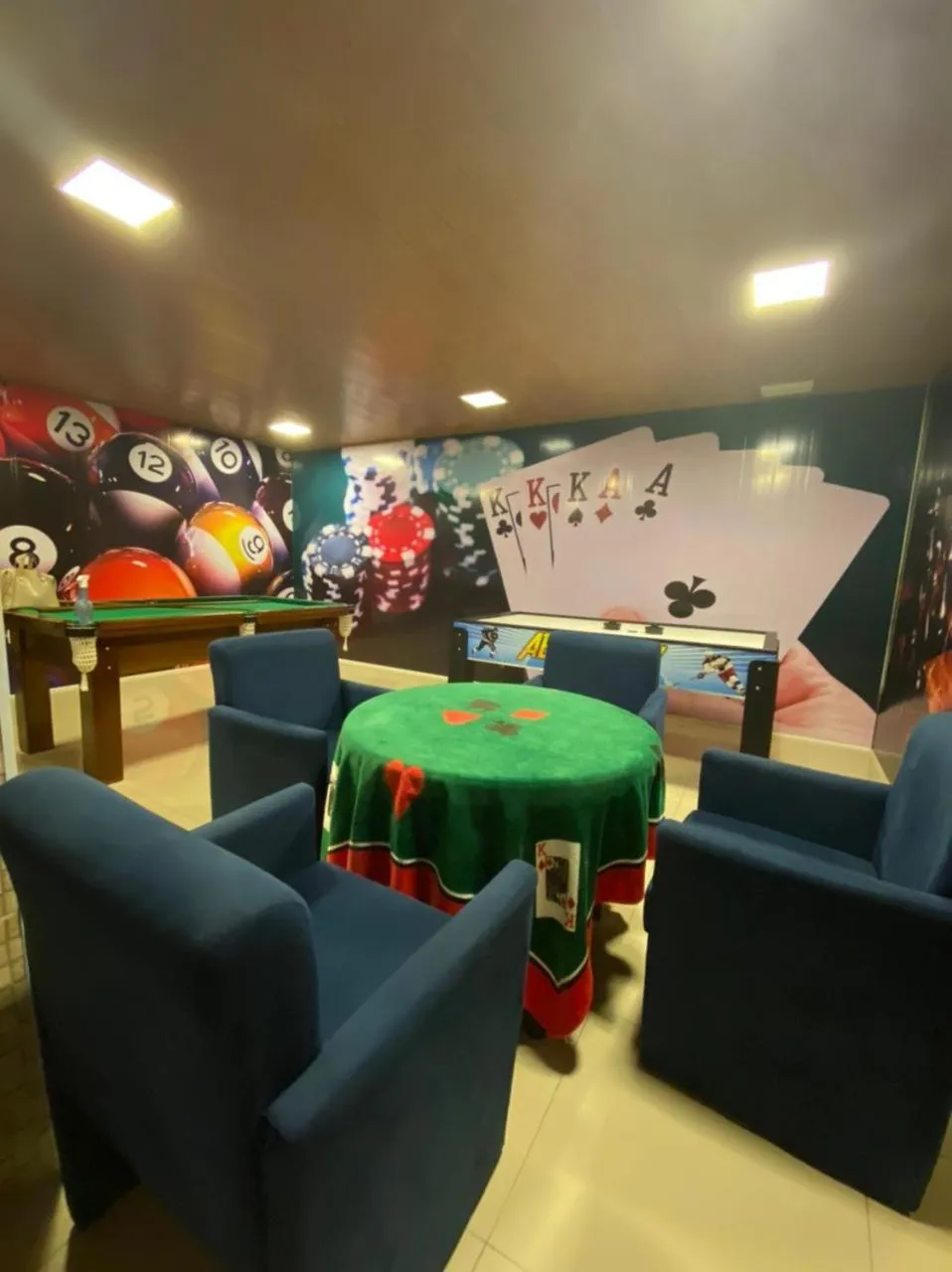 Restaurant/places to eat in Farol Plaza Hotel