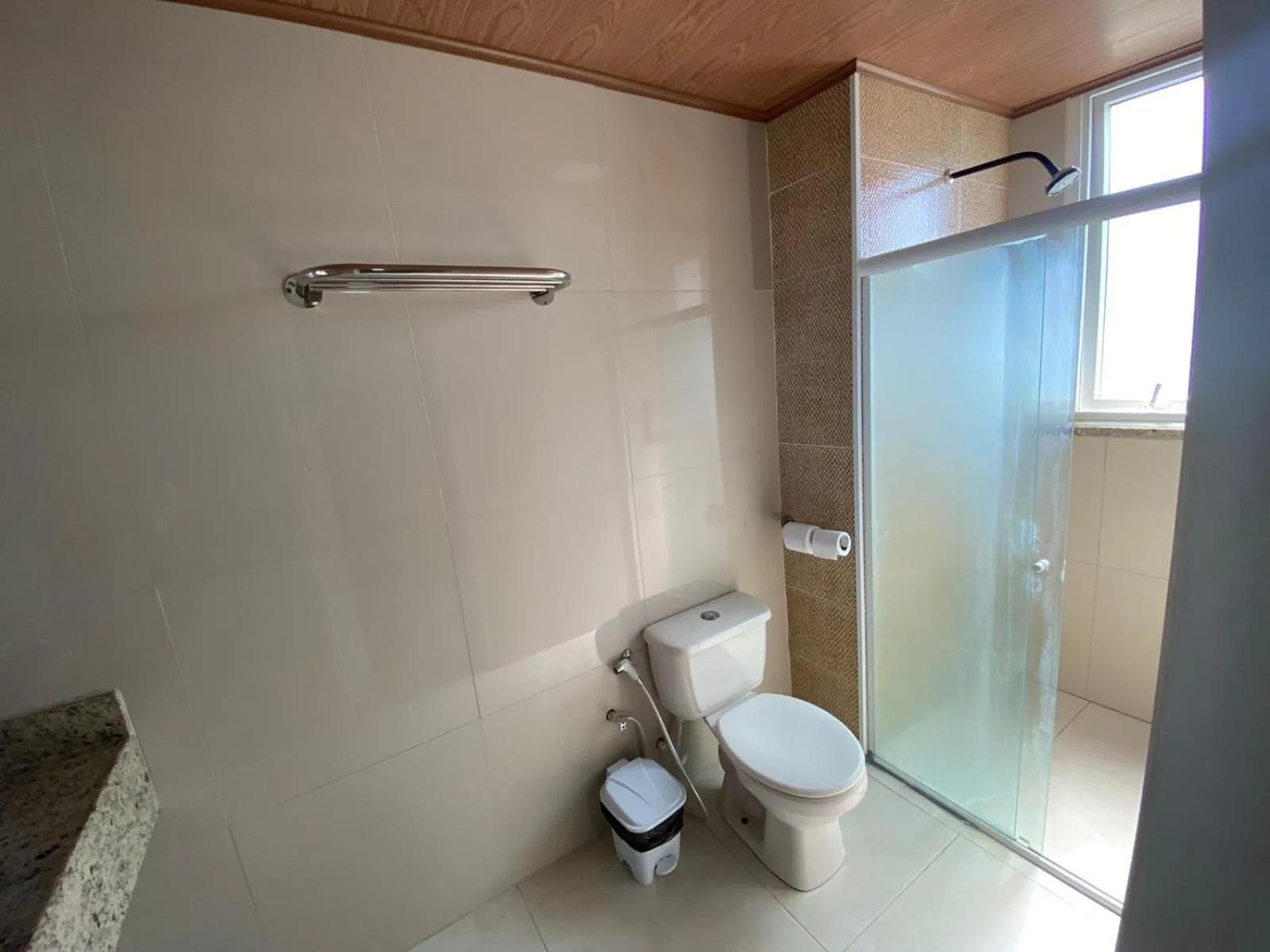 Bathroom in Farol Plaza Hotel