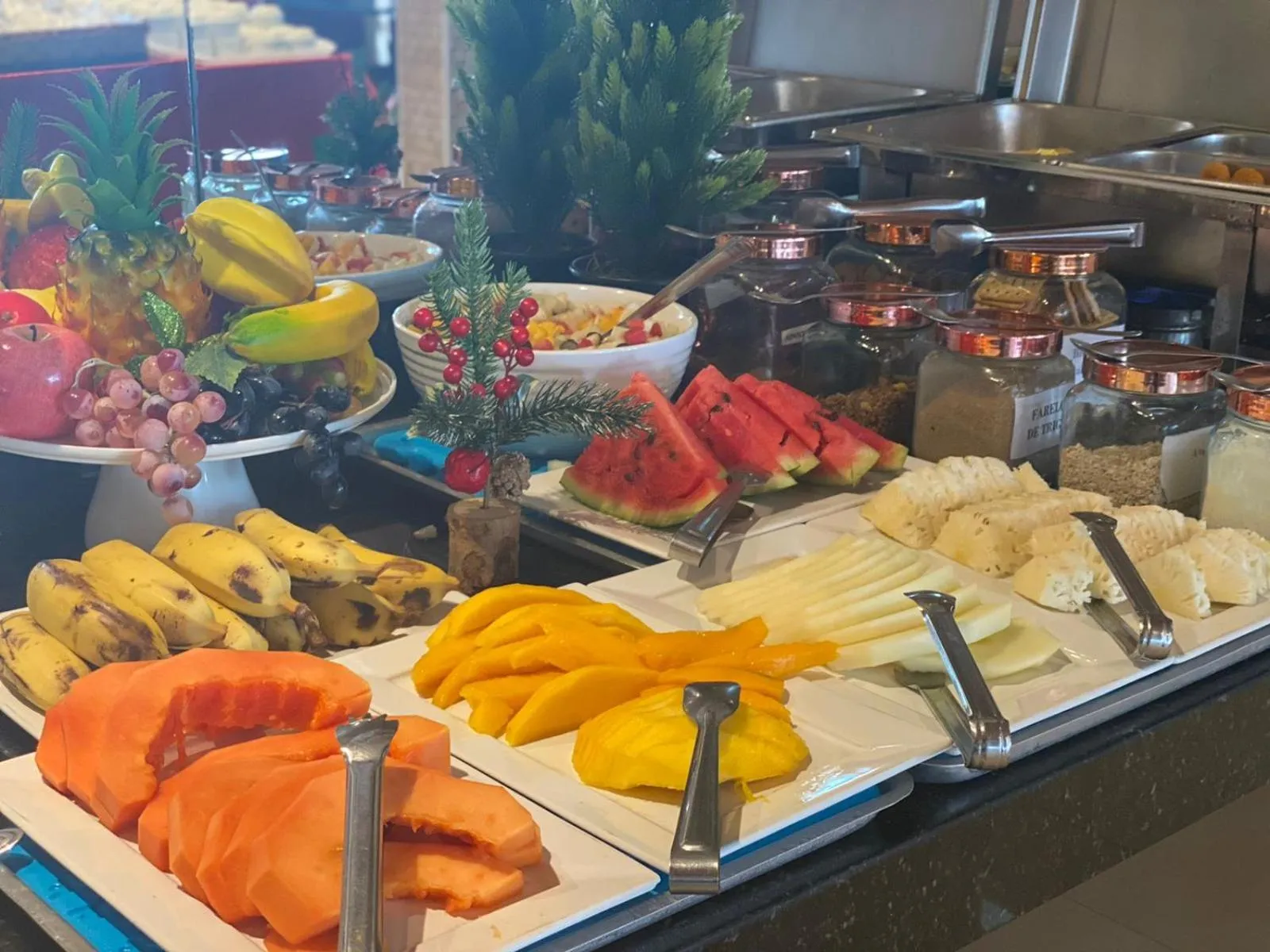 Buffet breakfast in Farol Plaza Hotel