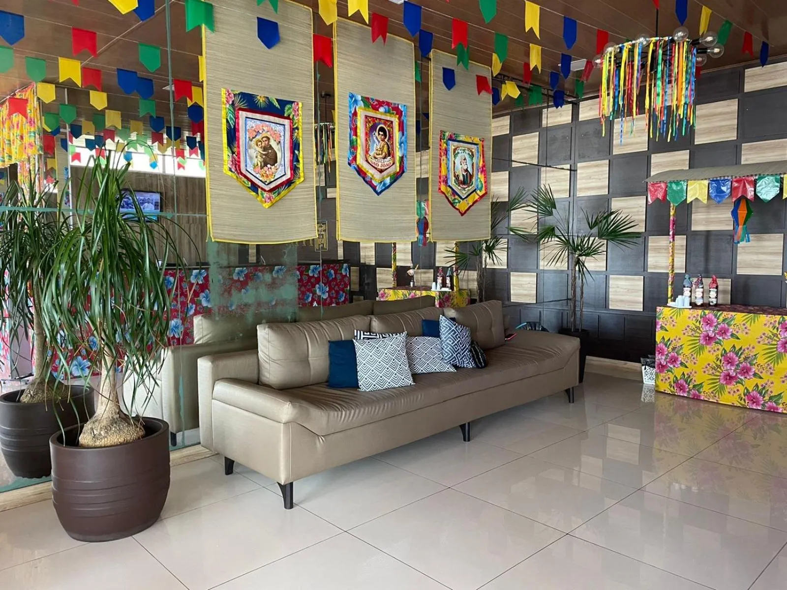 Living room in Farol Plaza Hotel