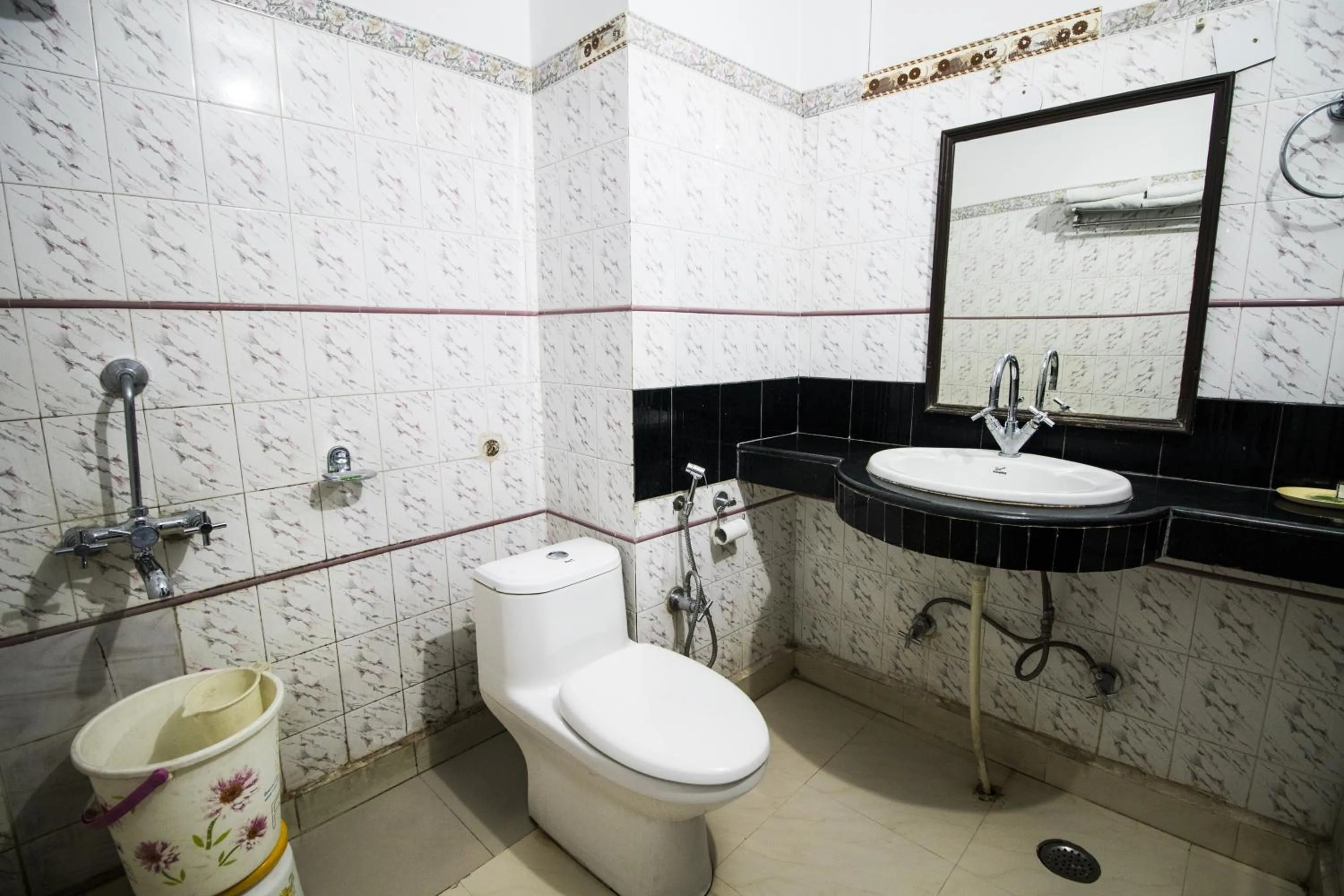 Bathroom in WOW STAYZ2 Hotel Jahanvi Dale