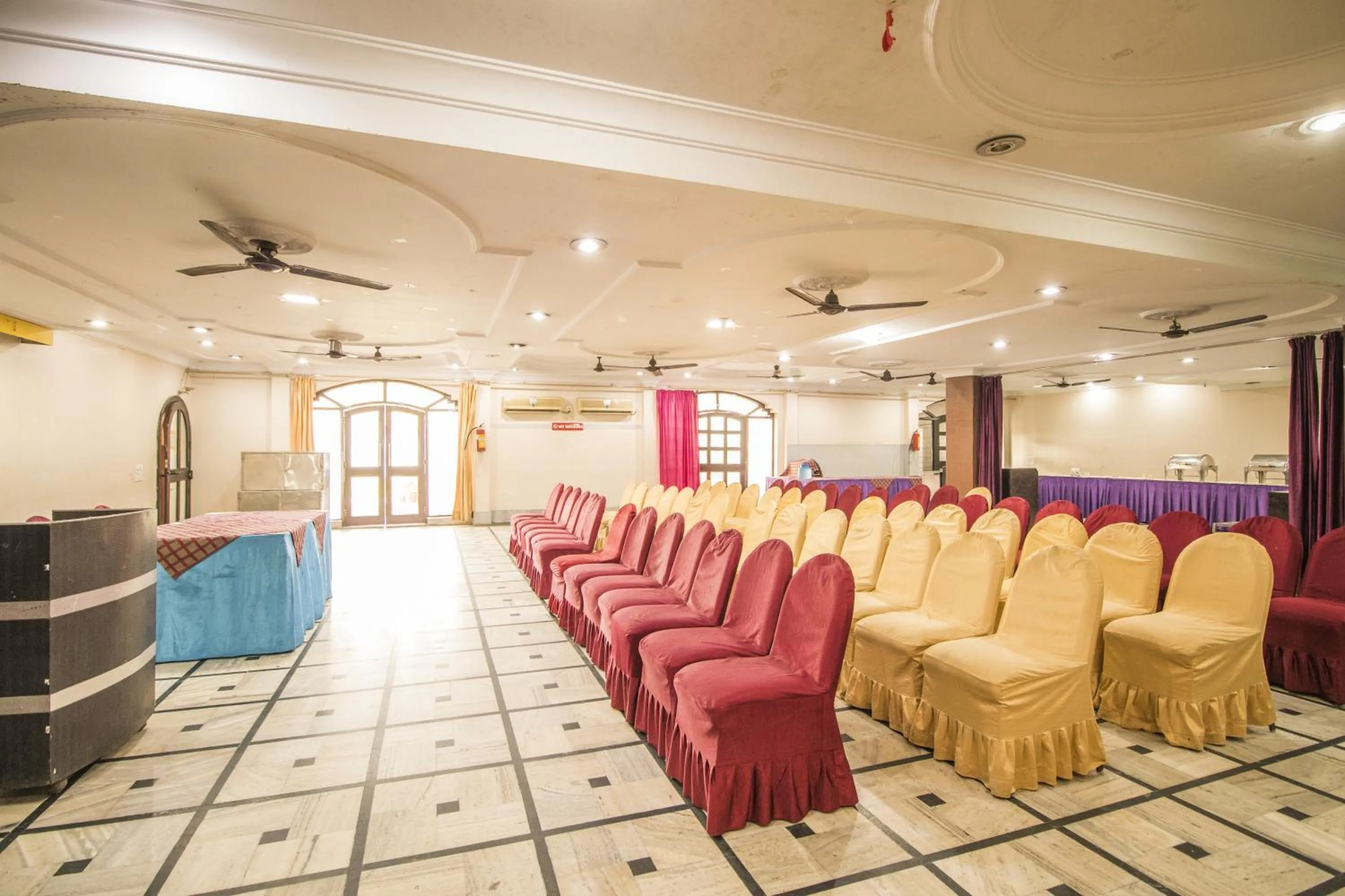 Business facilities in WOW STAYZ2 Hotel Jahanvi Dale