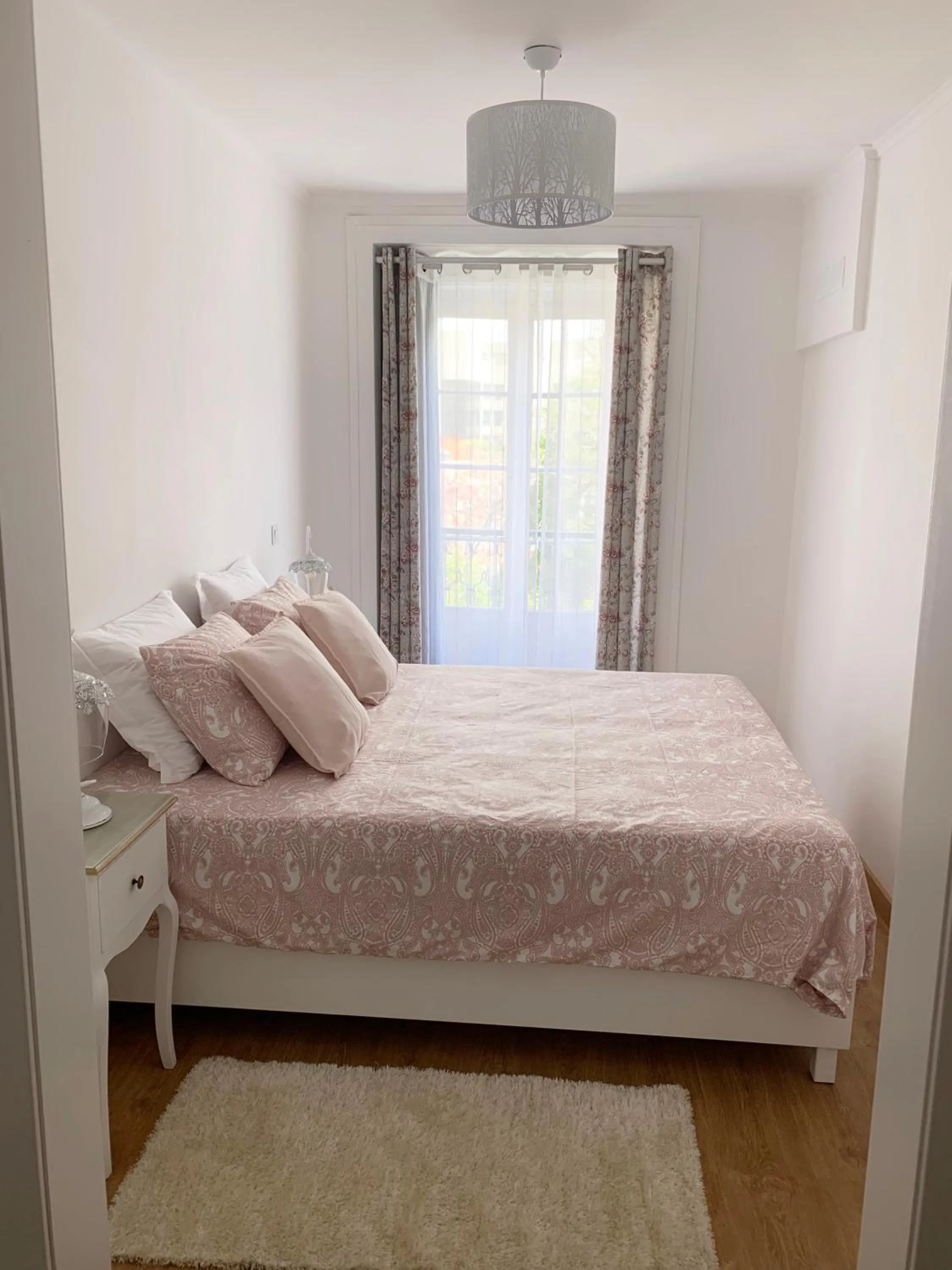 Bed in Safira