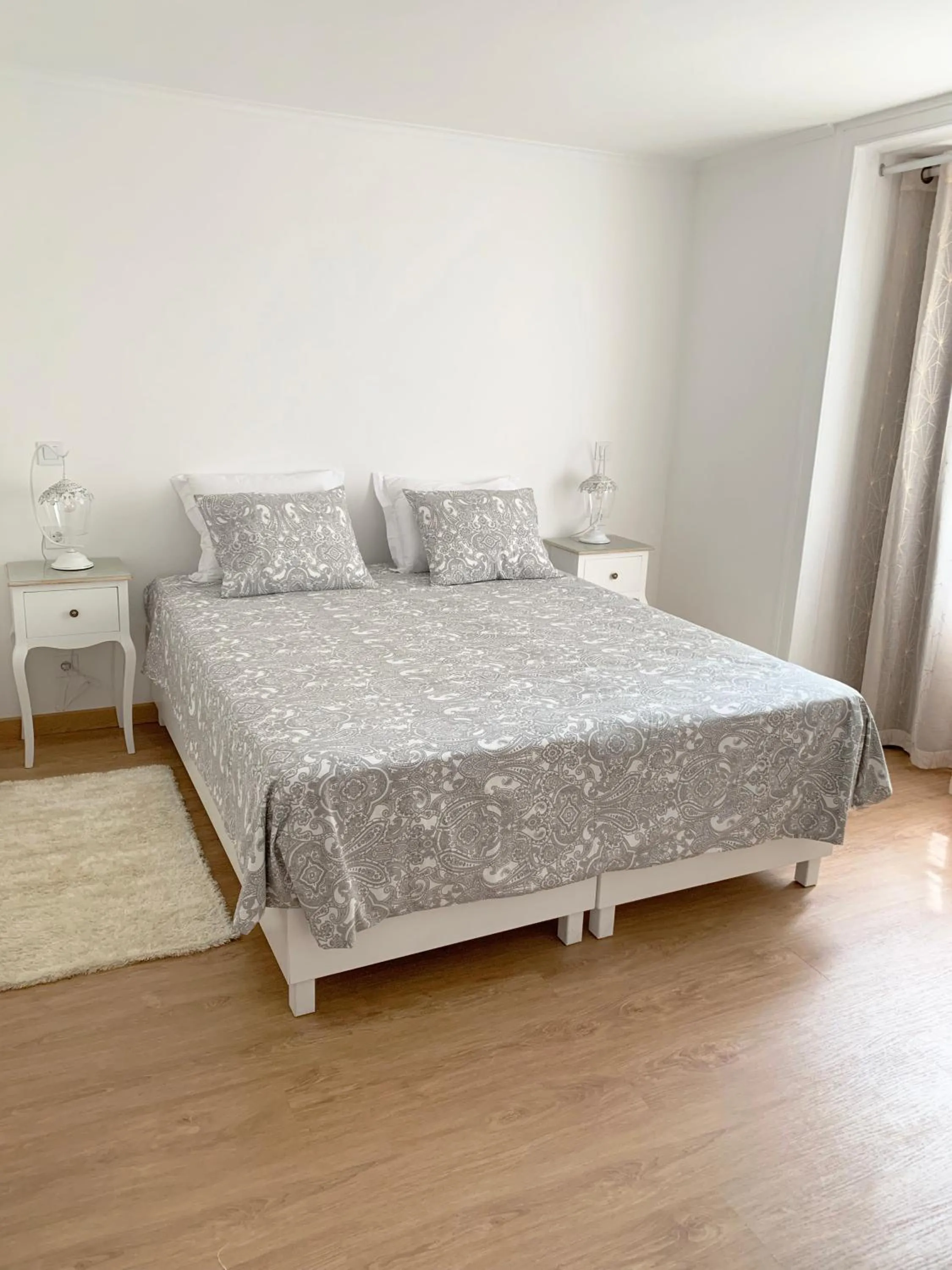 Bed in Safira