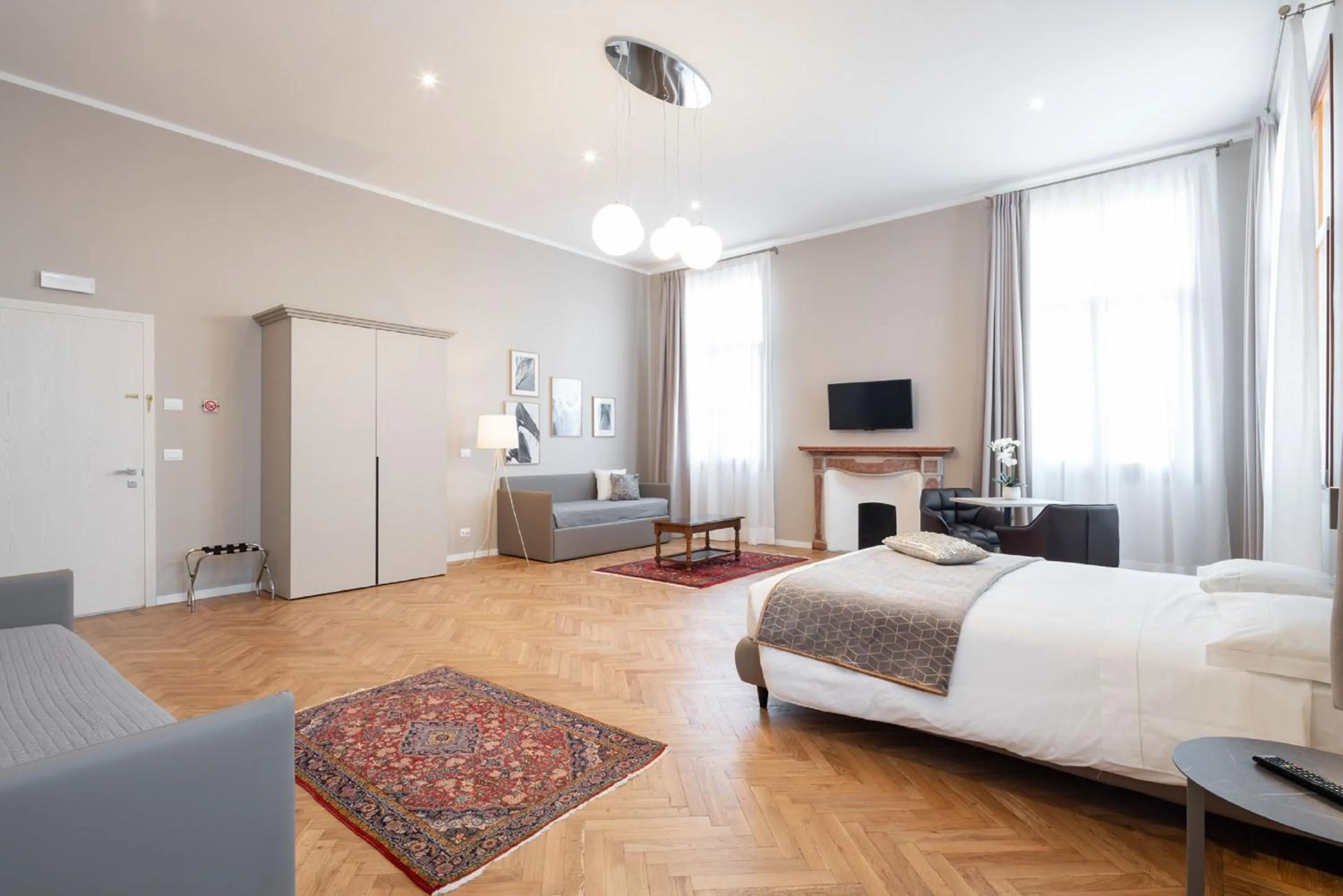 Photo of the whole room, Bed in Hotel Palazzo Martinelli Dolfin