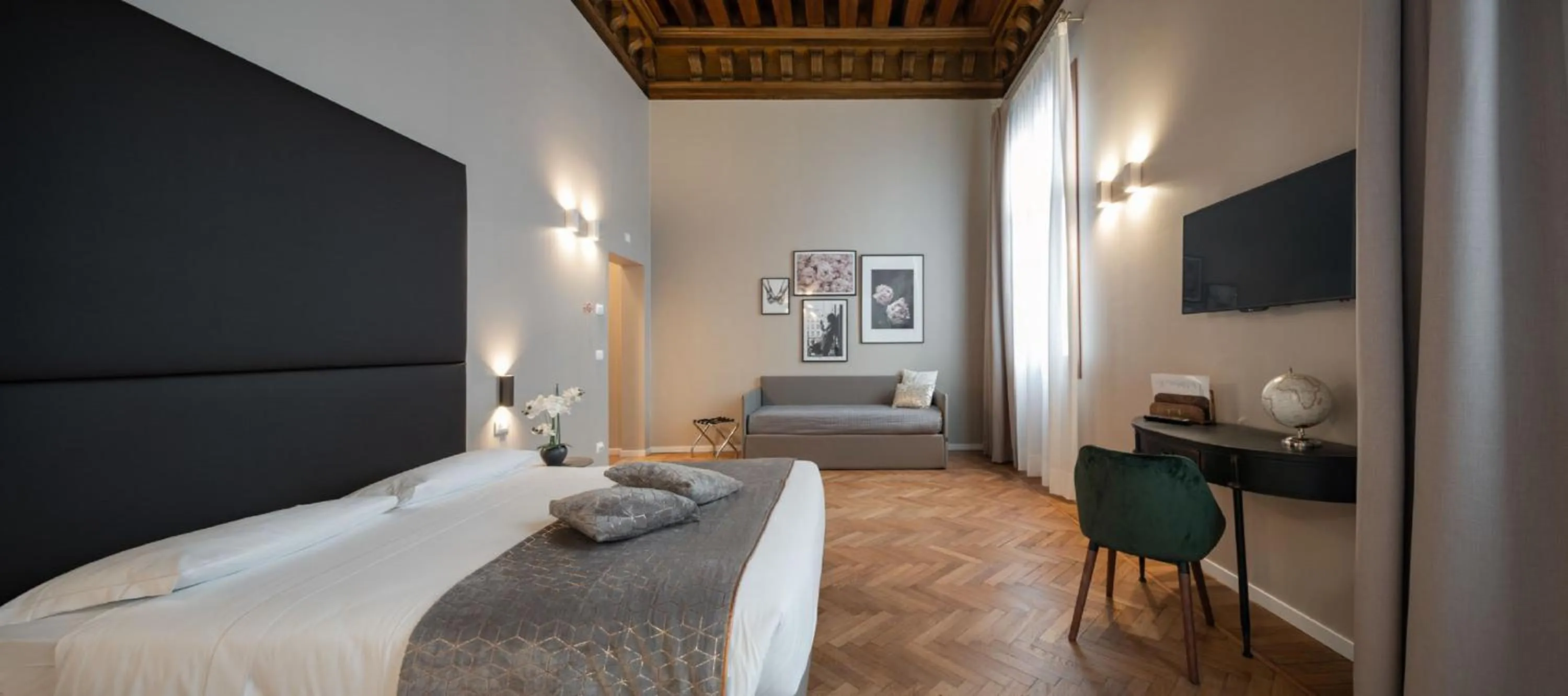 Bedroom, Bed in Hotel Palazzo Martinelli Dolfin