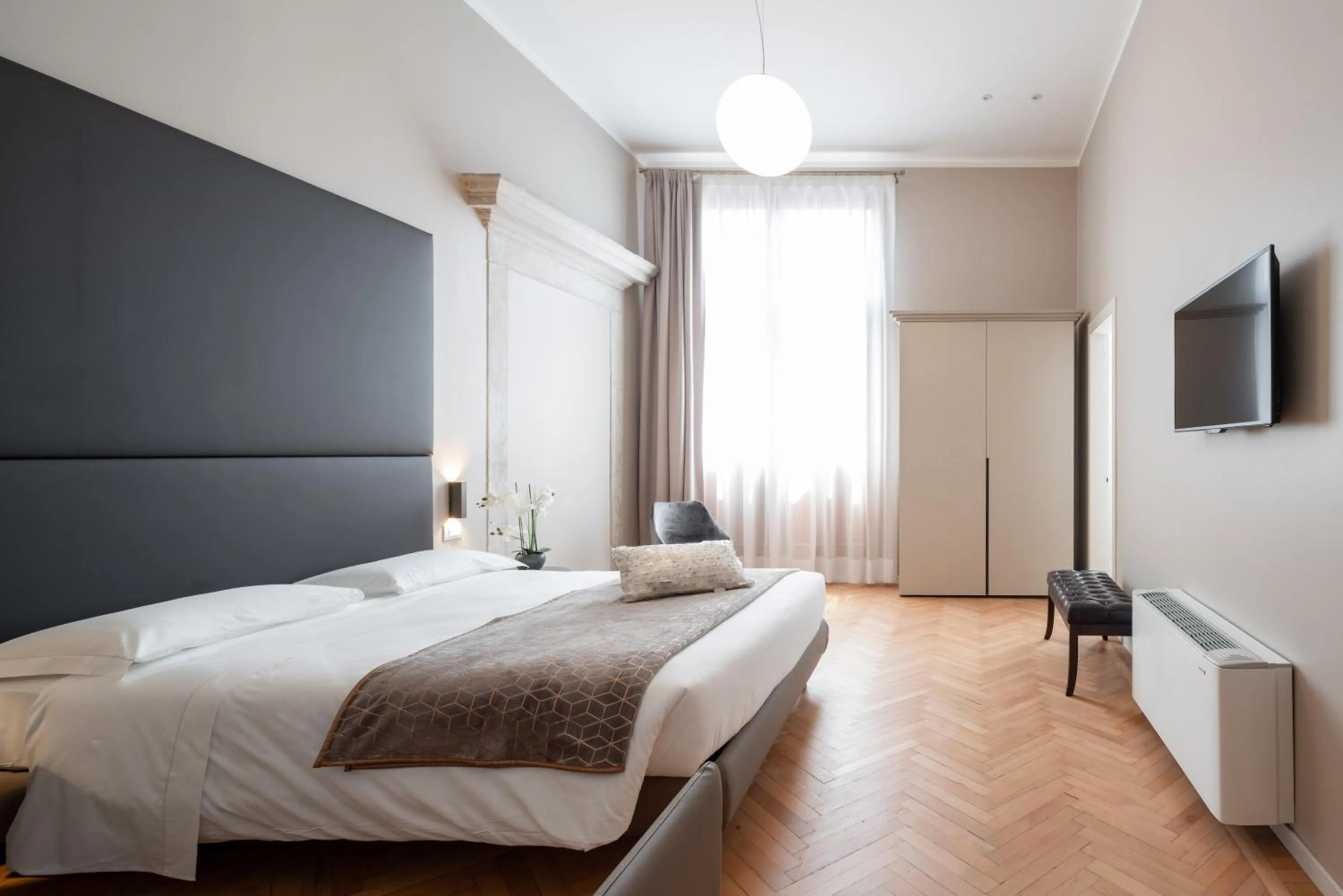 Photo of the whole room, Bed in Hotel Palazzo Martinelli Dolfin