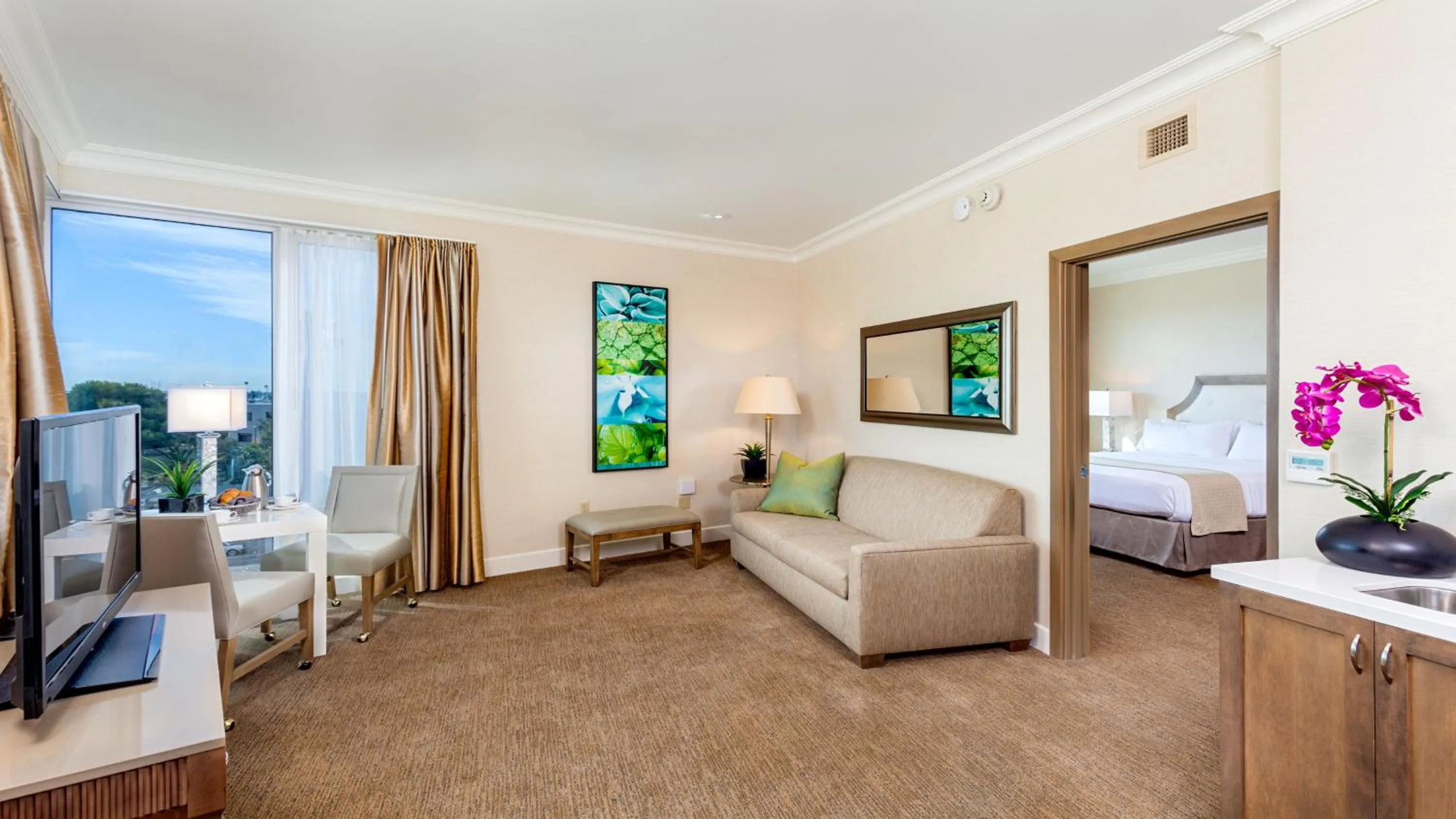 Bedroom in DoubleTree by Hilton San Diego Bayside