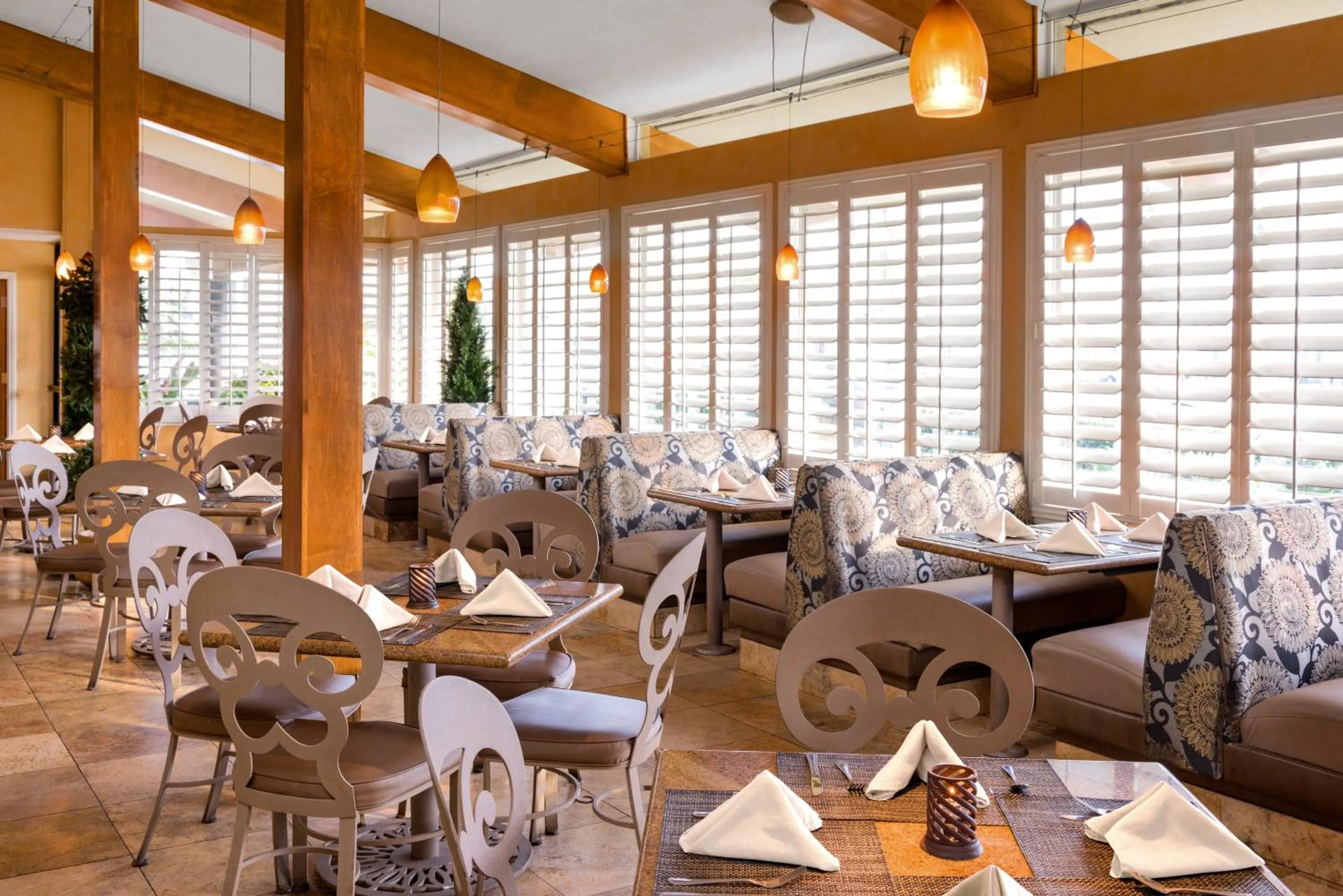 Restaurant/places to eat in DoubleTree by Hilton San Diego Bayside