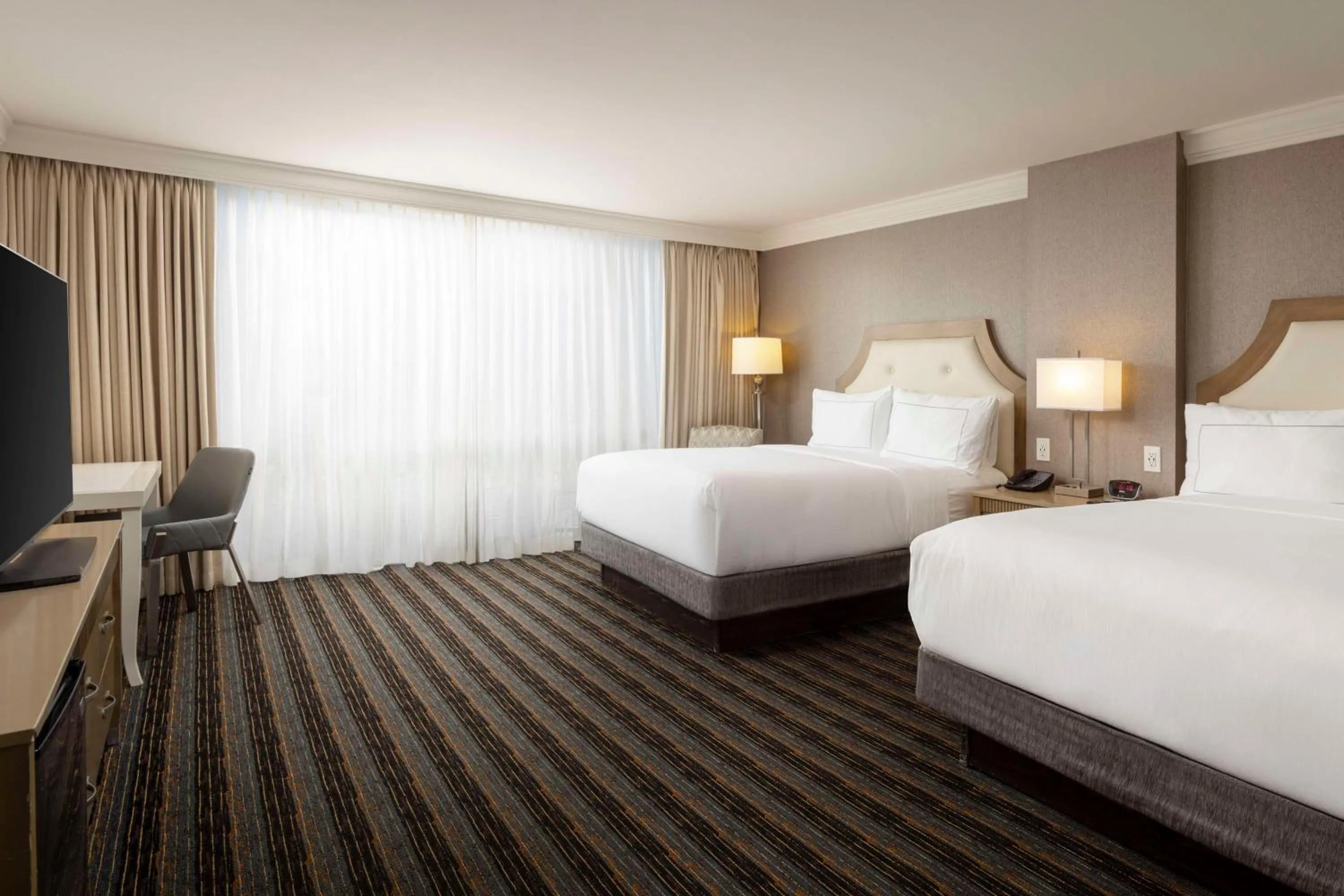 Photo of the whole room, Bed in DoubleTree by Hilton San Diego Bayside