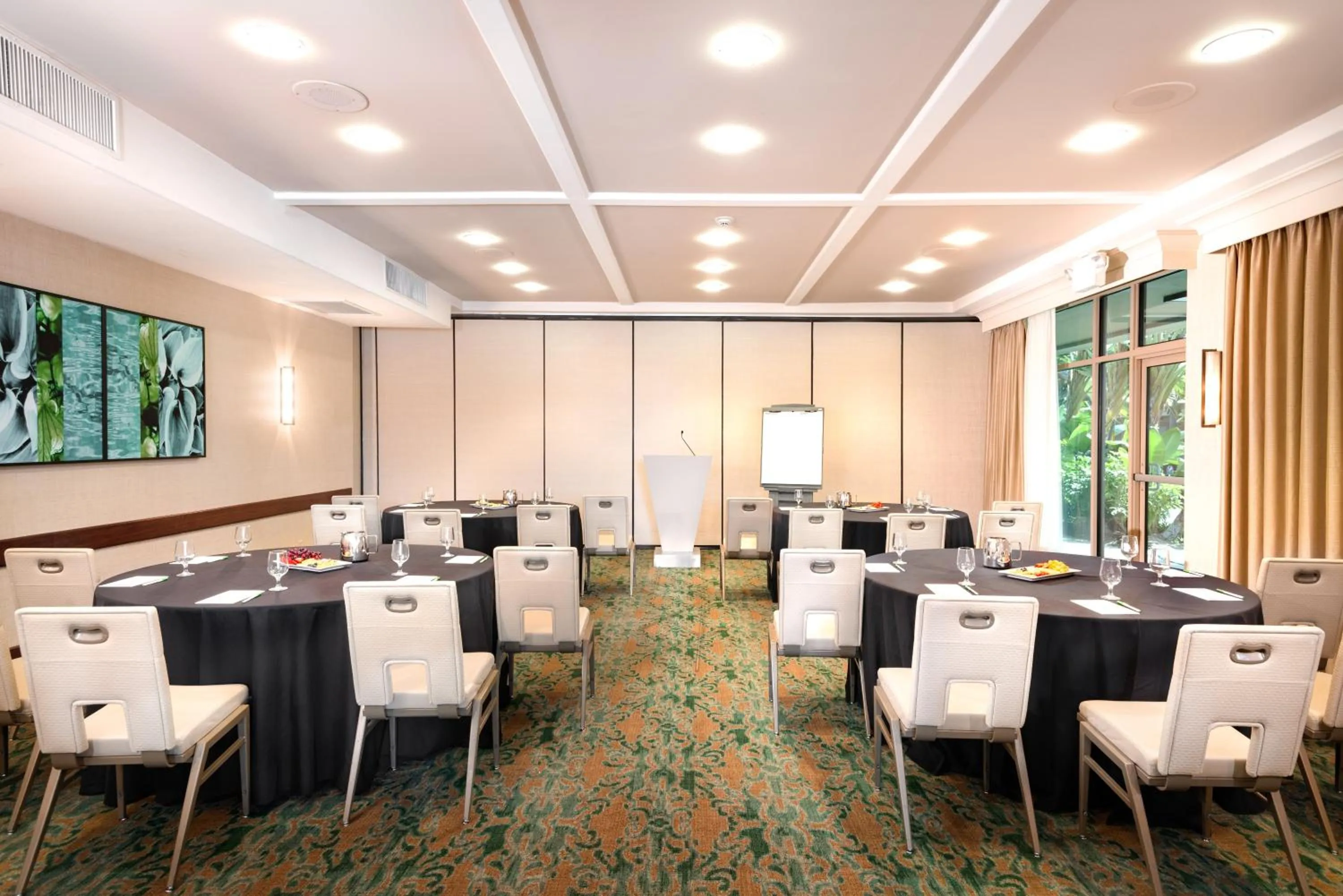 Meeting/conference room in DoubleTree by Hilton San Diego Bayside