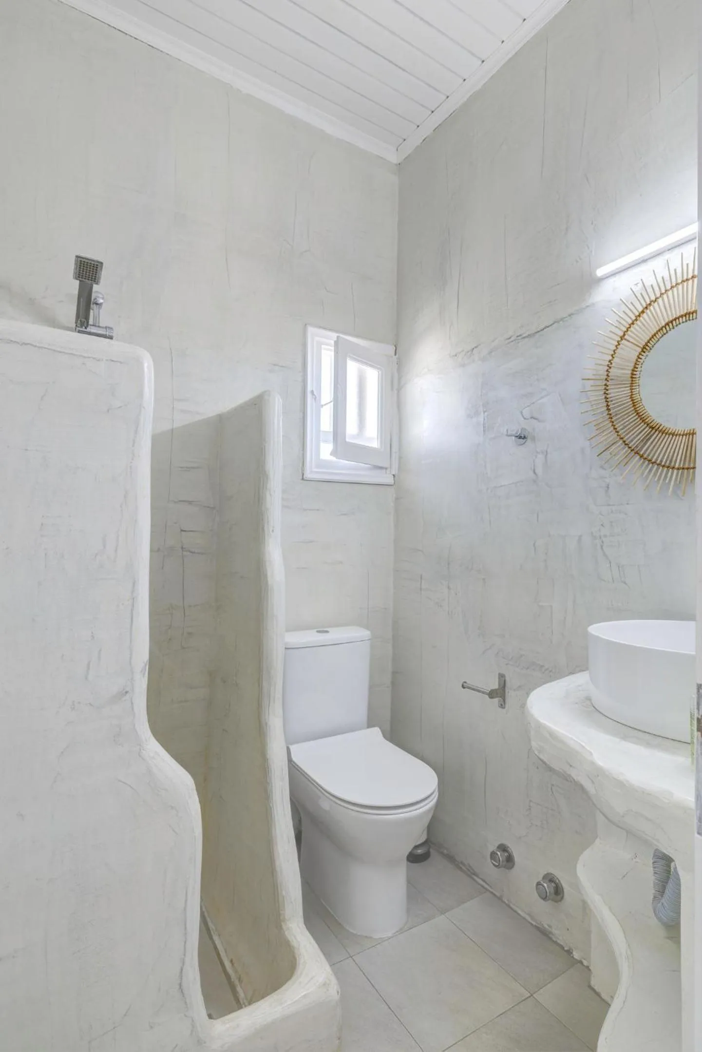 Shower in Thalassa Naxos