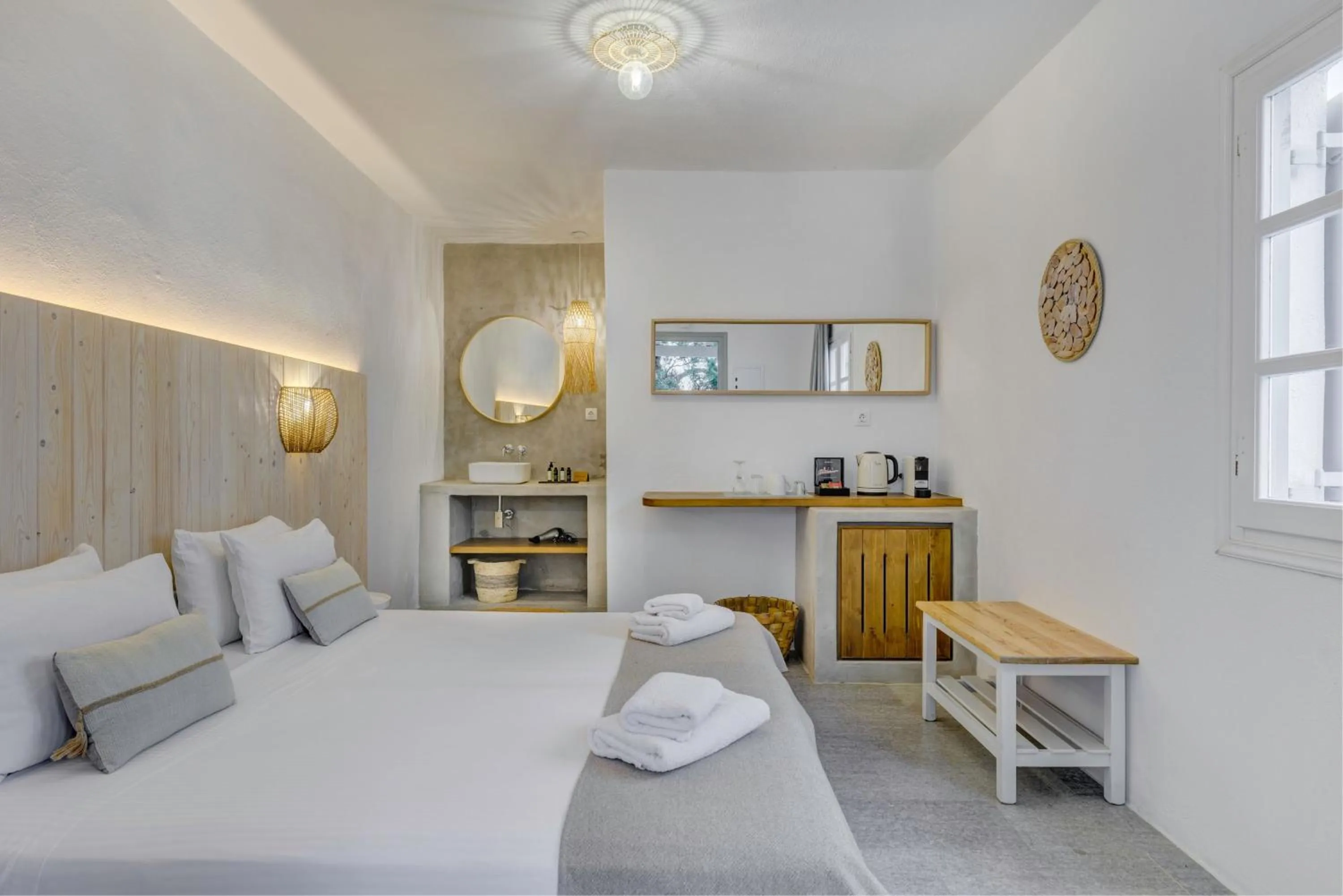 Bed in Thalassa Naxos