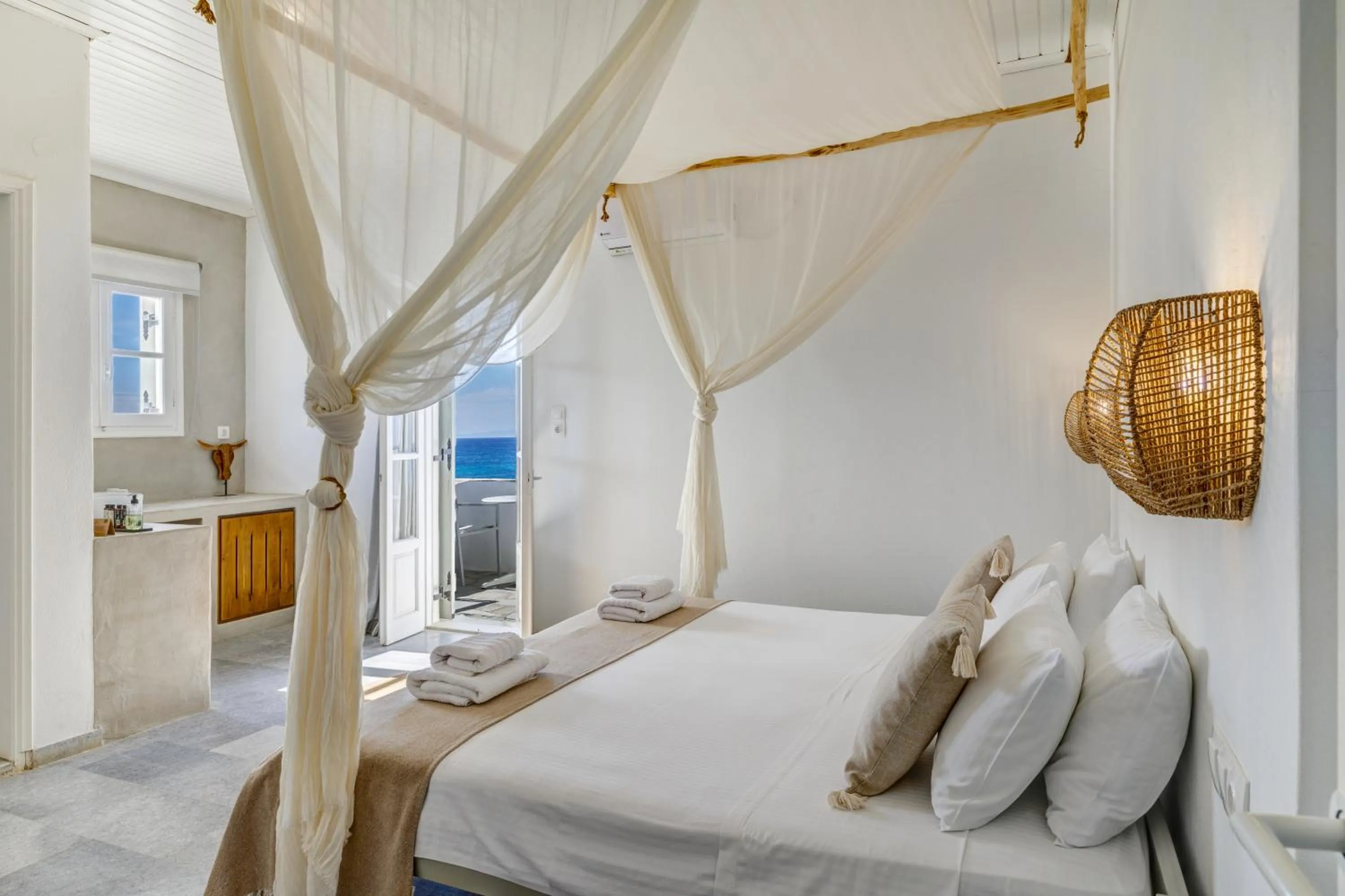 Bed in Thalassa Naxos