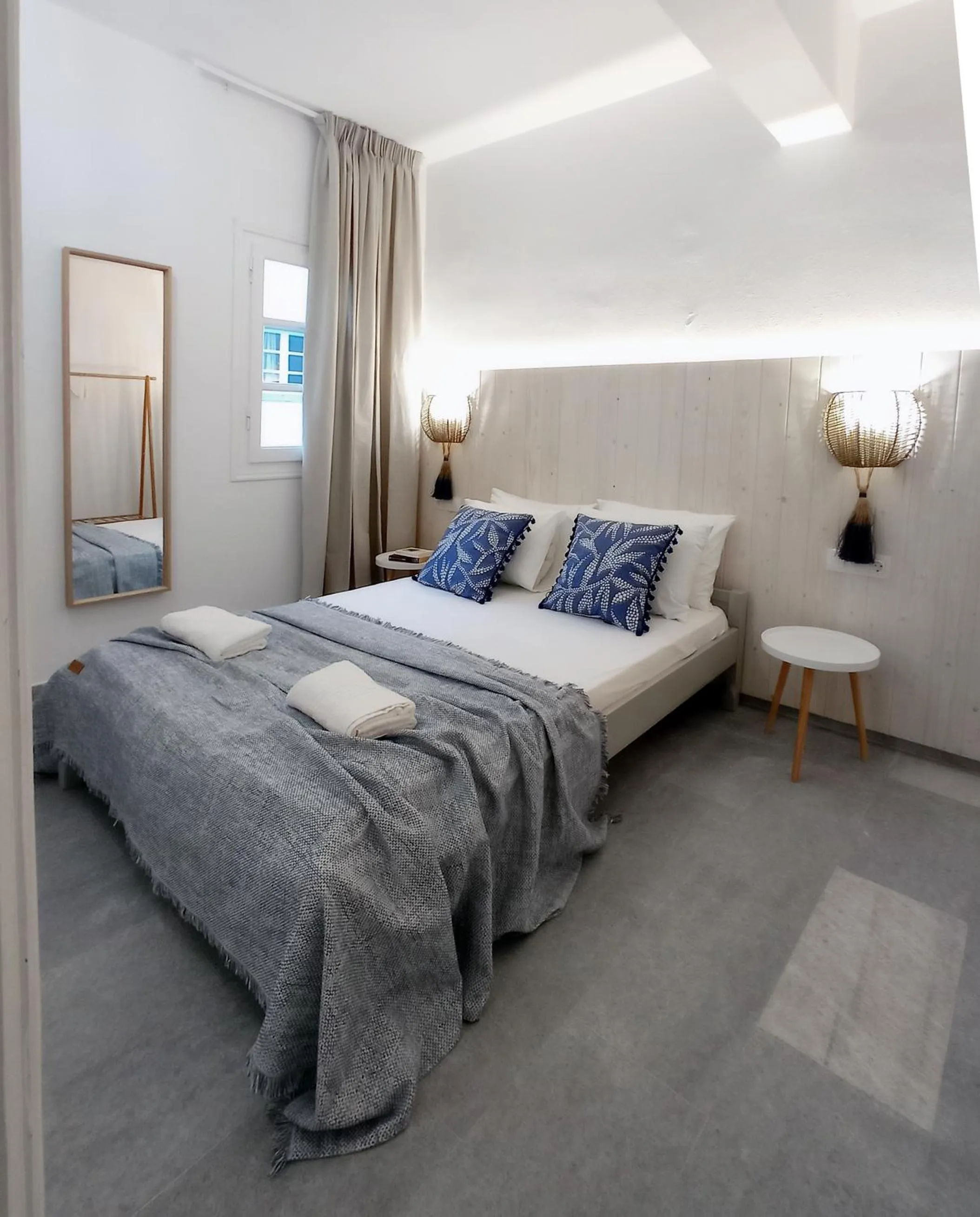 Facade/entrance, Bed in Thalassa Naxos