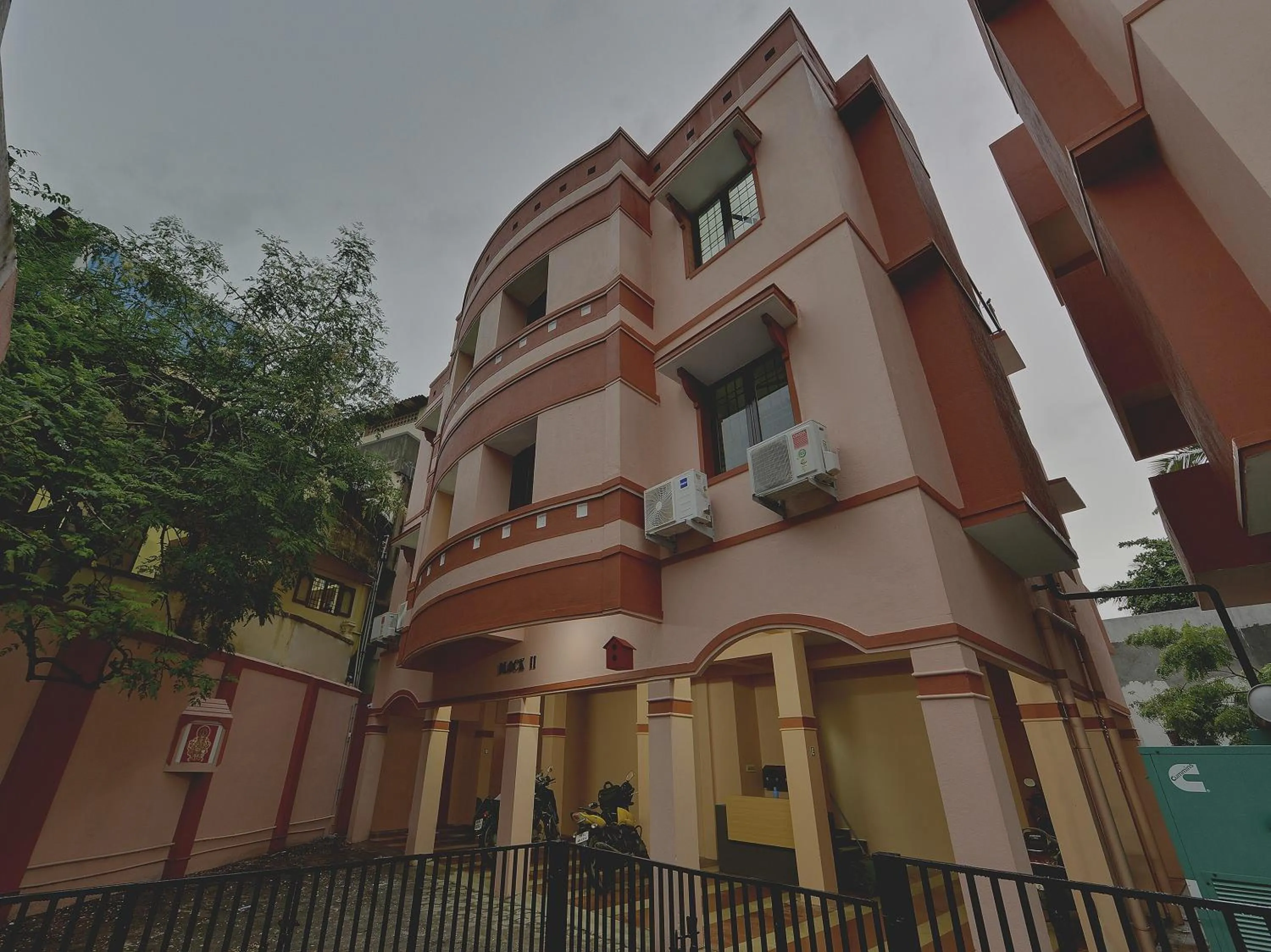 Facade/entrance in Hotel O G-Cloud