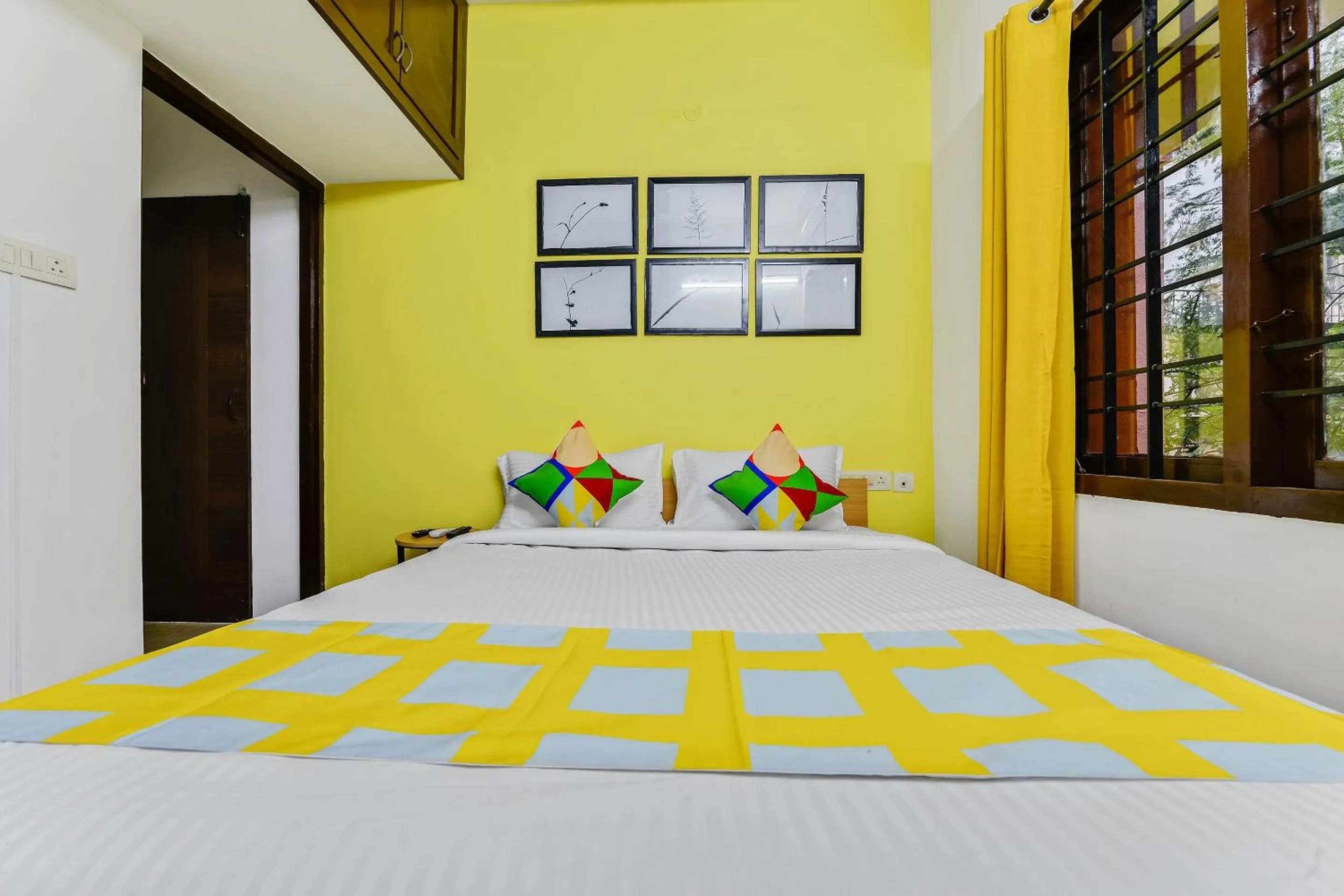 Bedroom, Bed in Hotel O G-Cloud