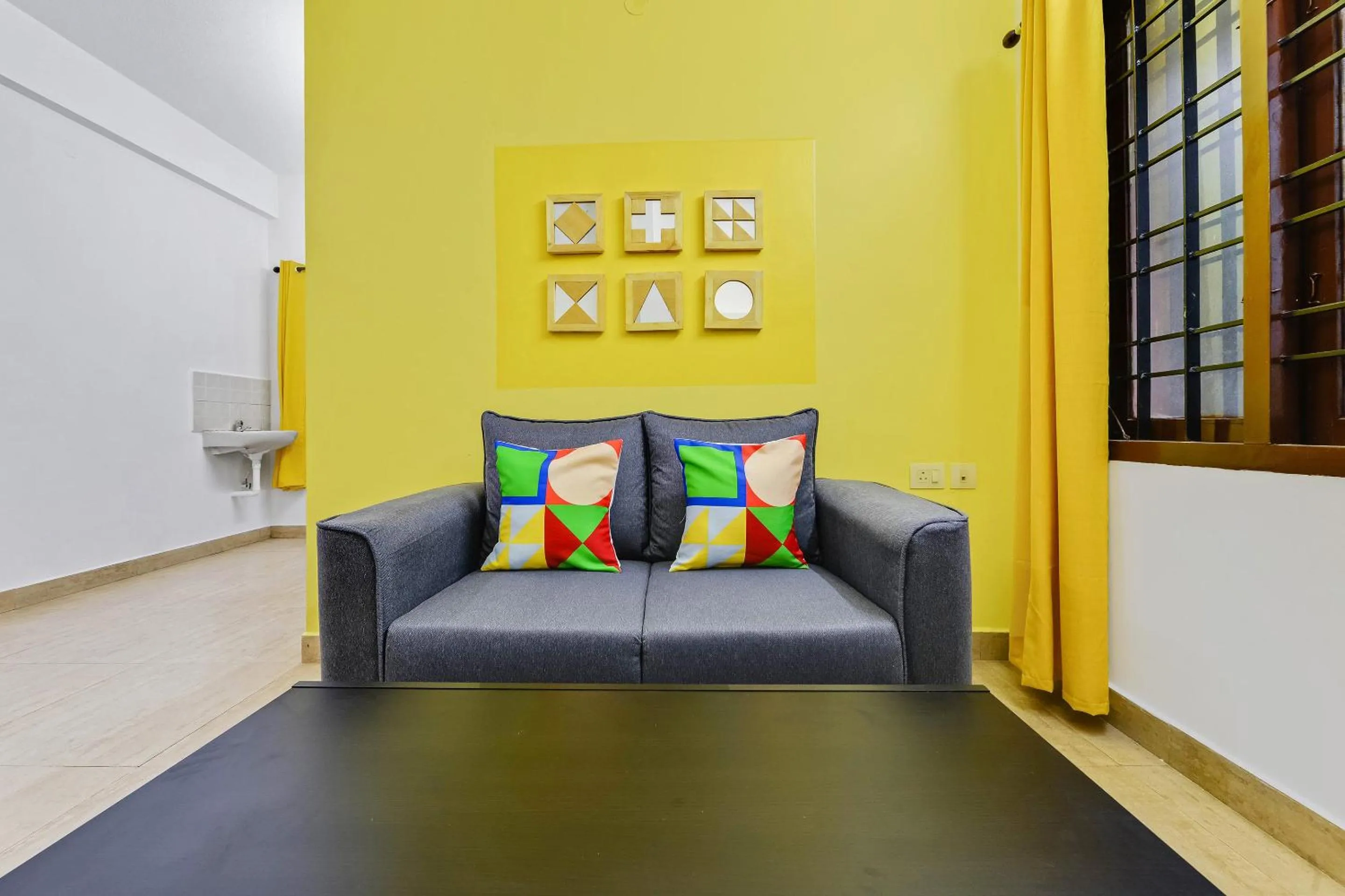 Facade/entrance in Hotel O G-Cloud