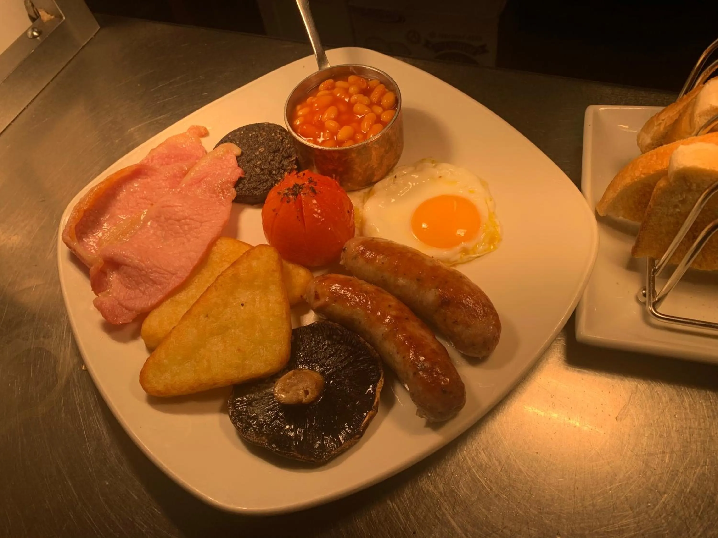 Breakfast in The Punch Bowl Inn