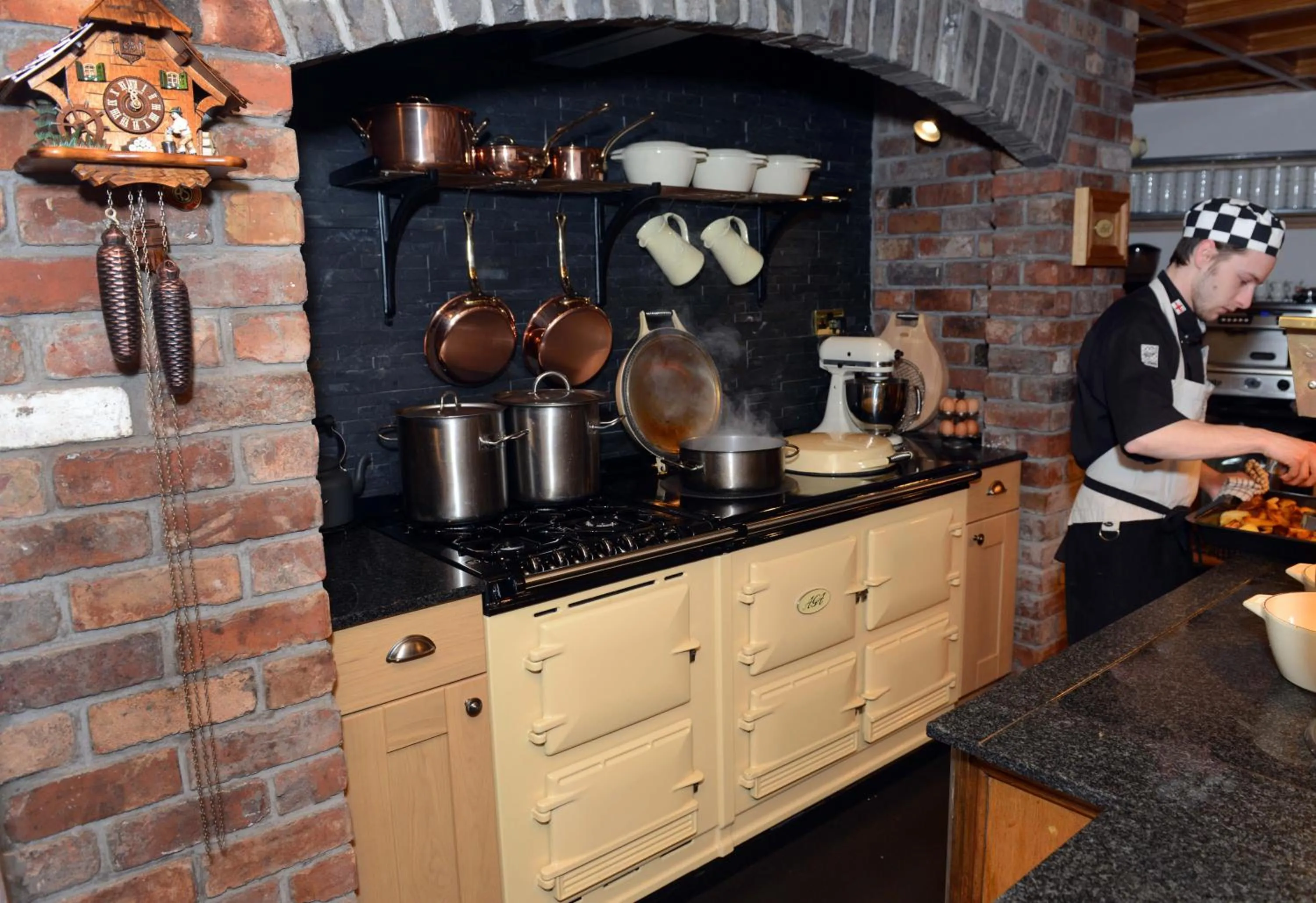 Restaurant/places to eat in The Punch Bowl Inn