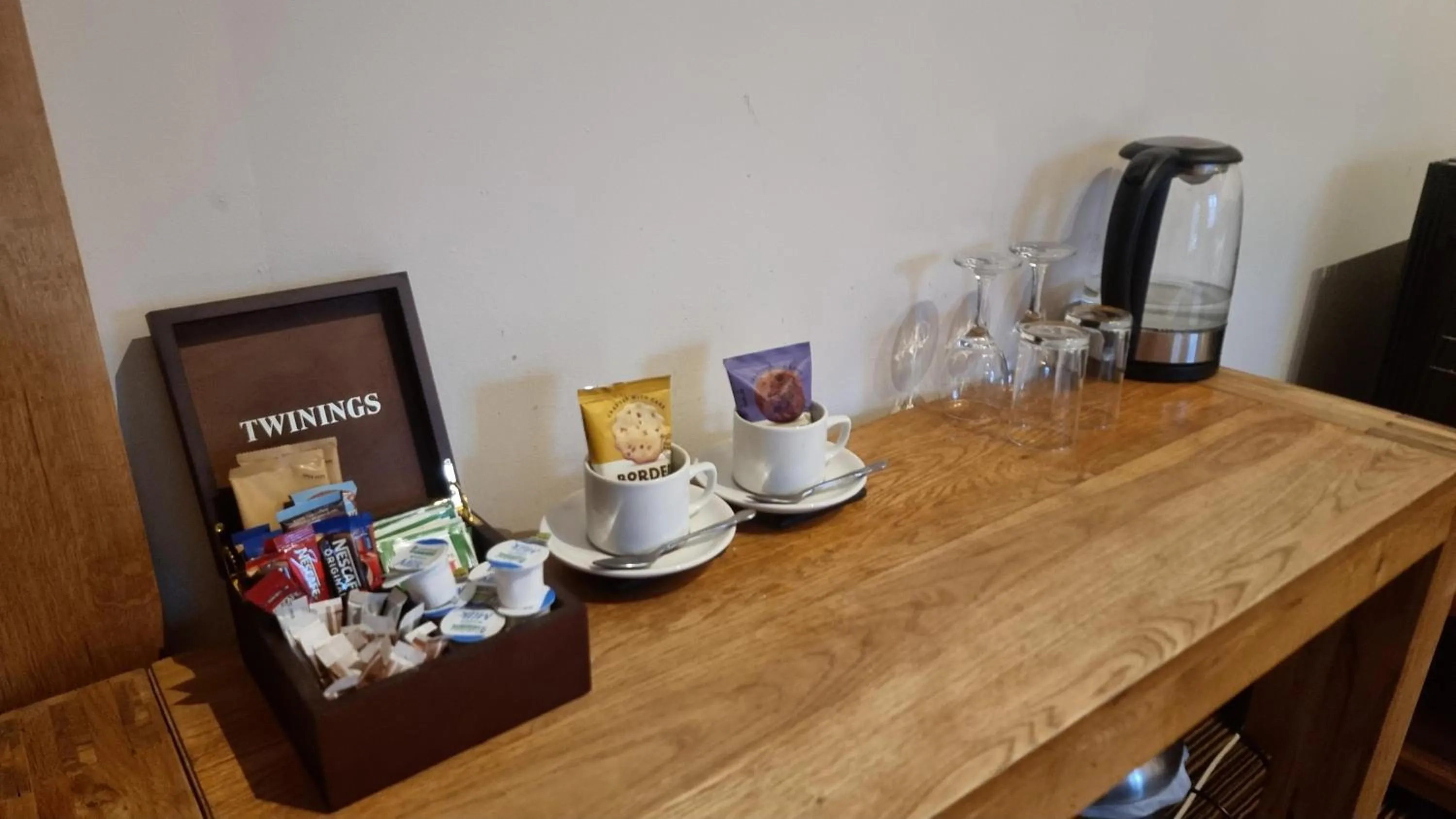 Coffee/tea facilities in The Punch Bowl Inn