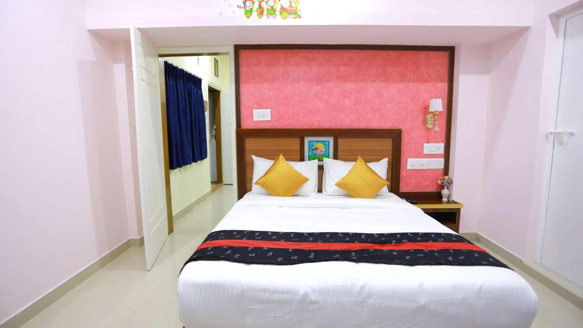 Photo of the whole room, Bed in Base9 Cochin Airport Hotel