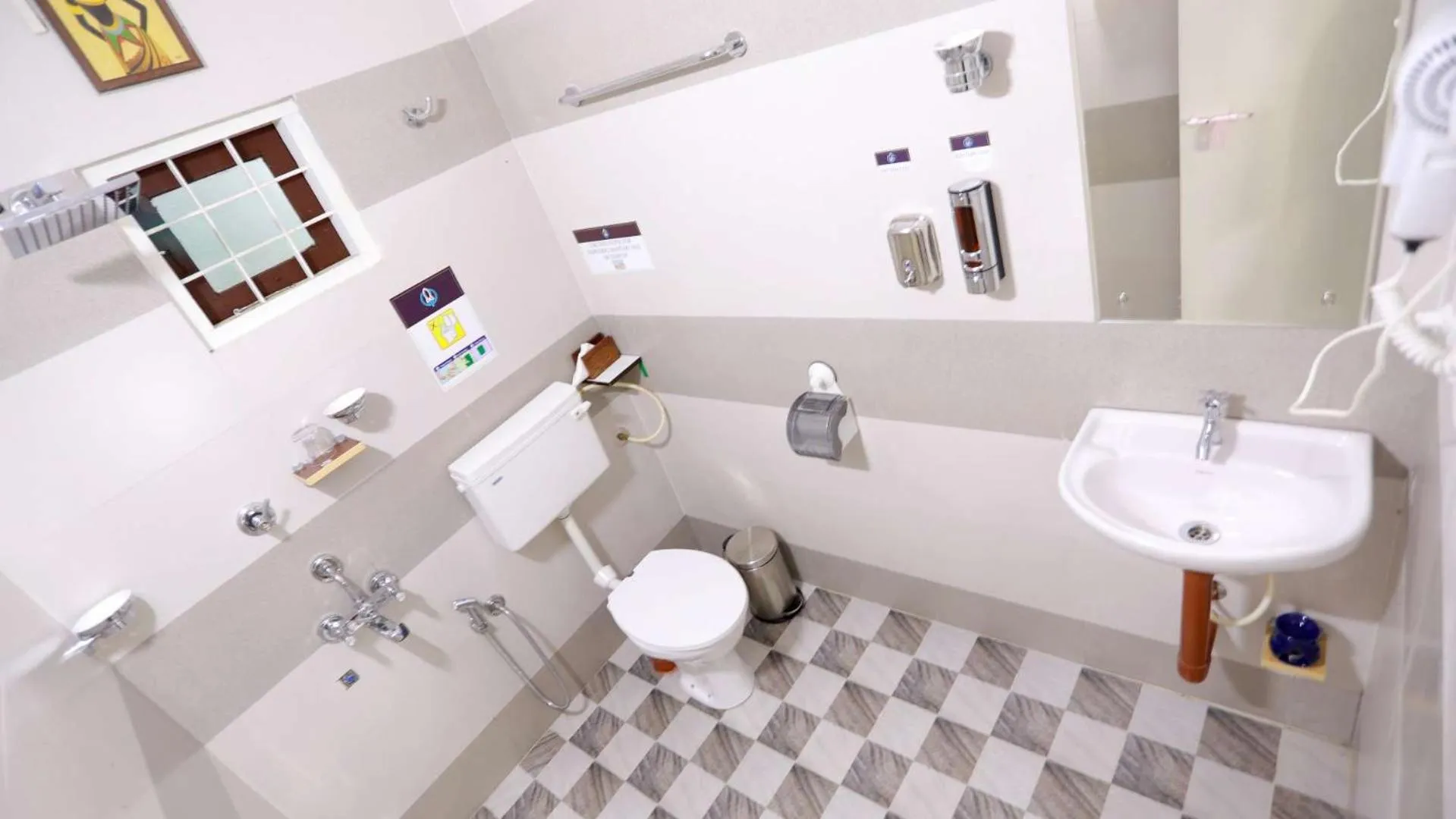 Toilet in Base9 Cochin Airport Hotel