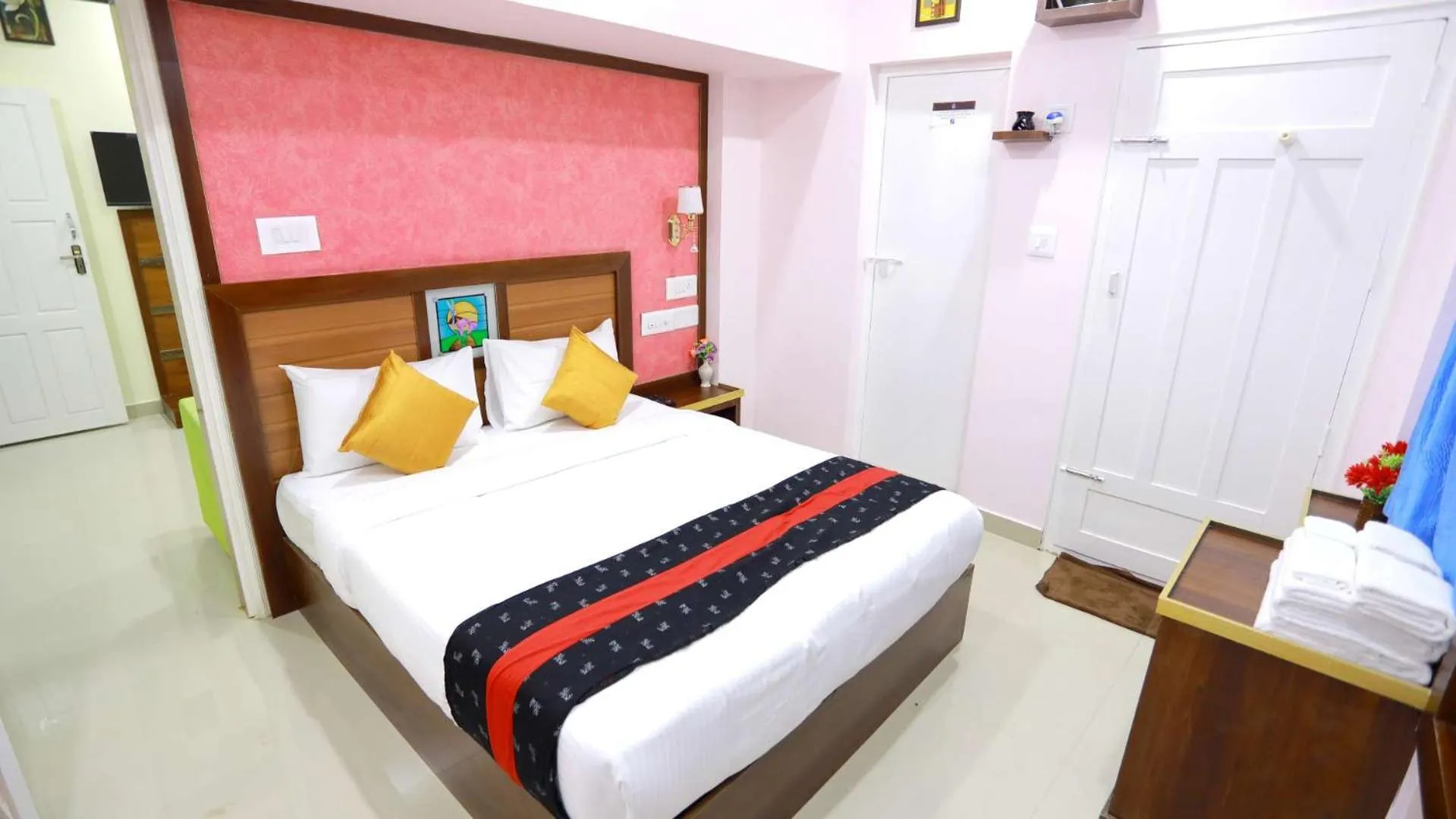 Bedroom, Bed in Base9 Cochin Airport Hotel