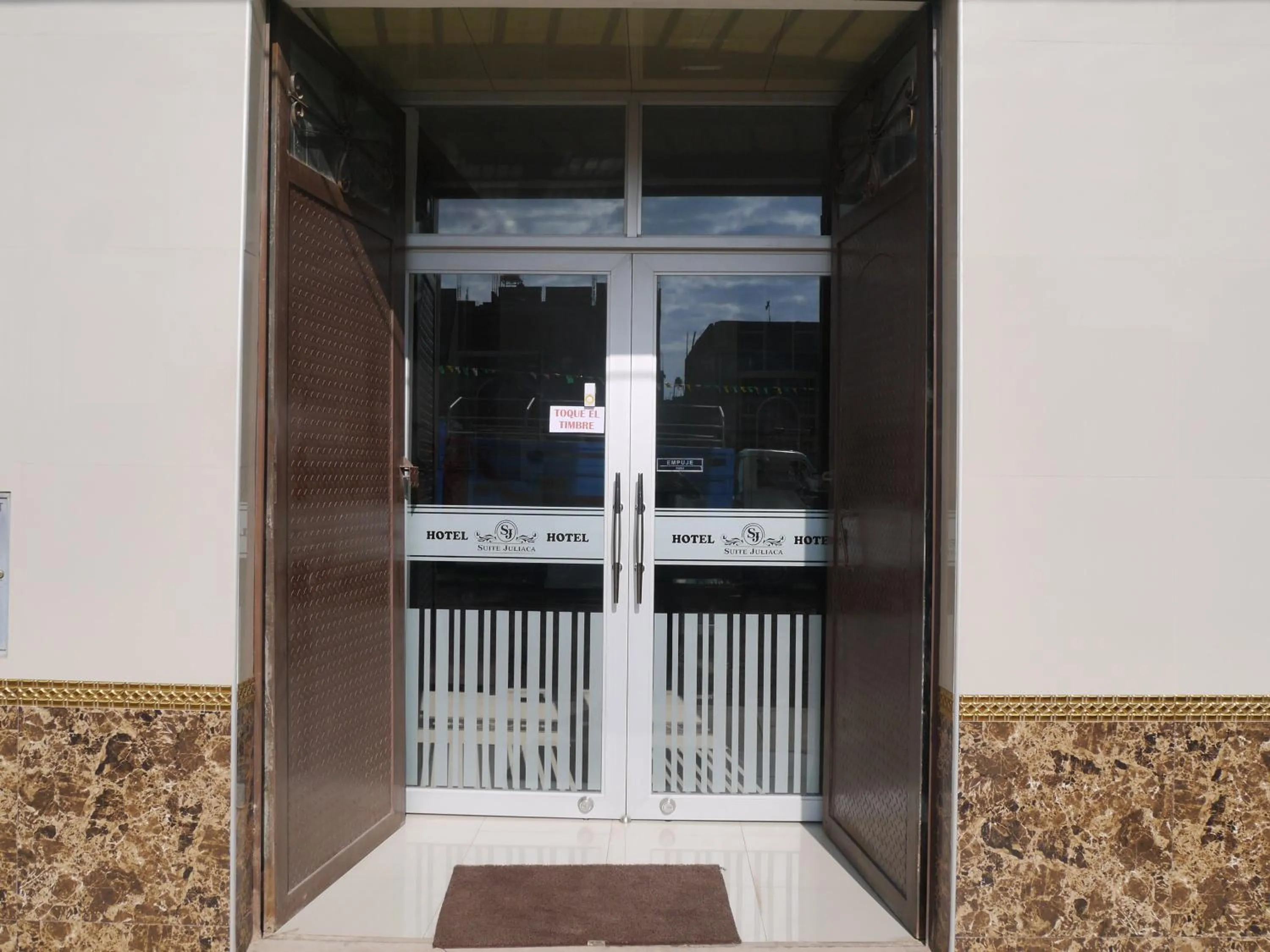 Facade/entrance in Hotel Suite Juliaca