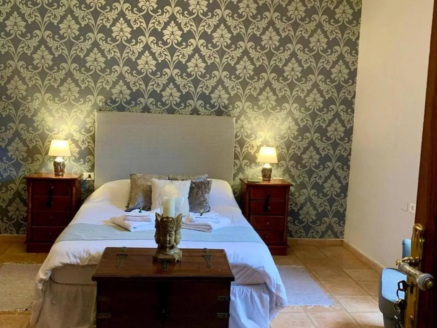 Bed in Ziggy's Mountain Retreat