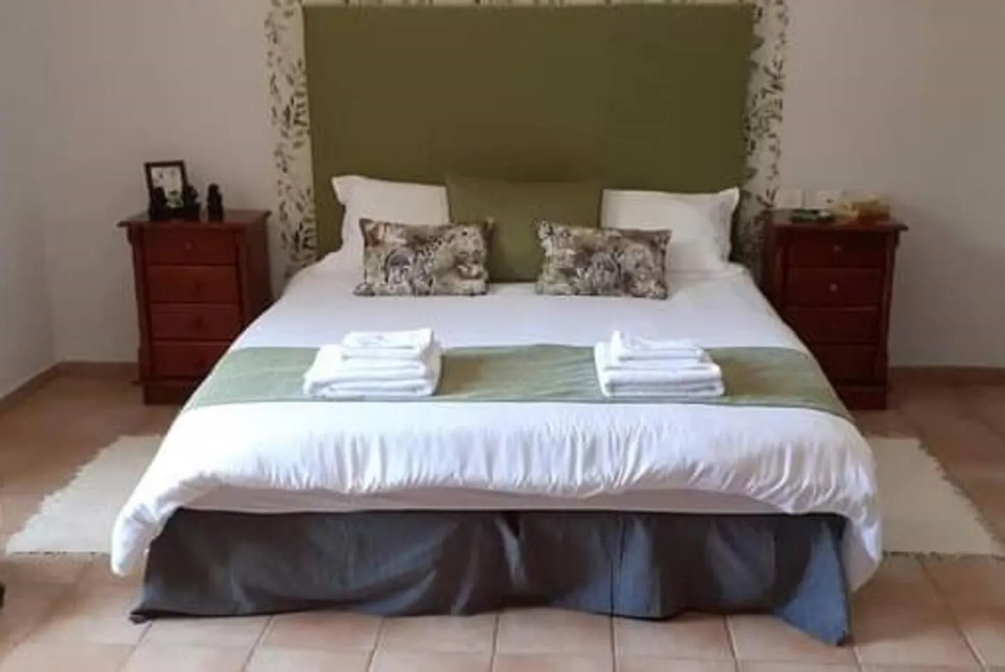 Bed in Ziggy's Mountain Retreat