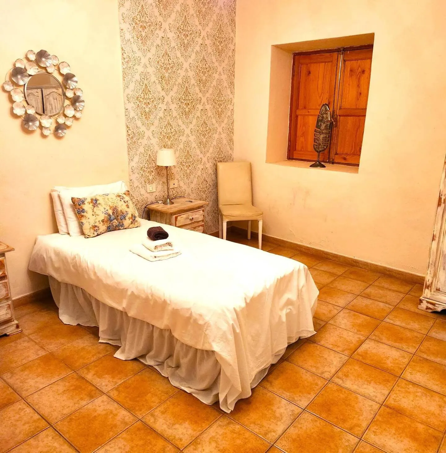 Bed in Ziggy's Mountain Retreat