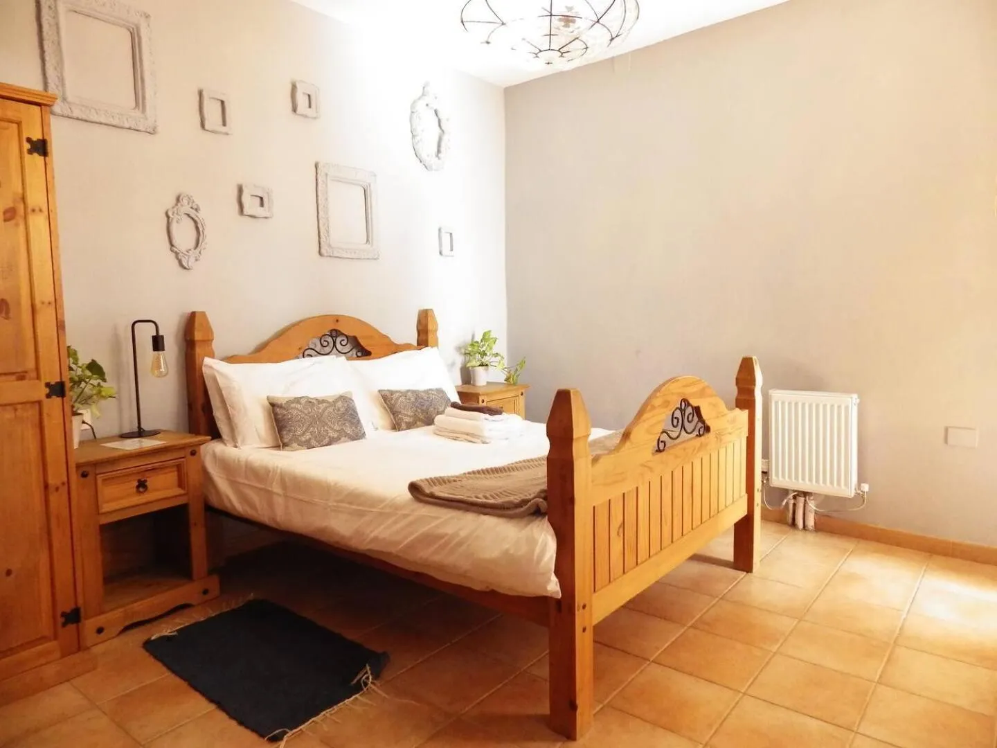 Bed in Ziggy's Mountain Retreat