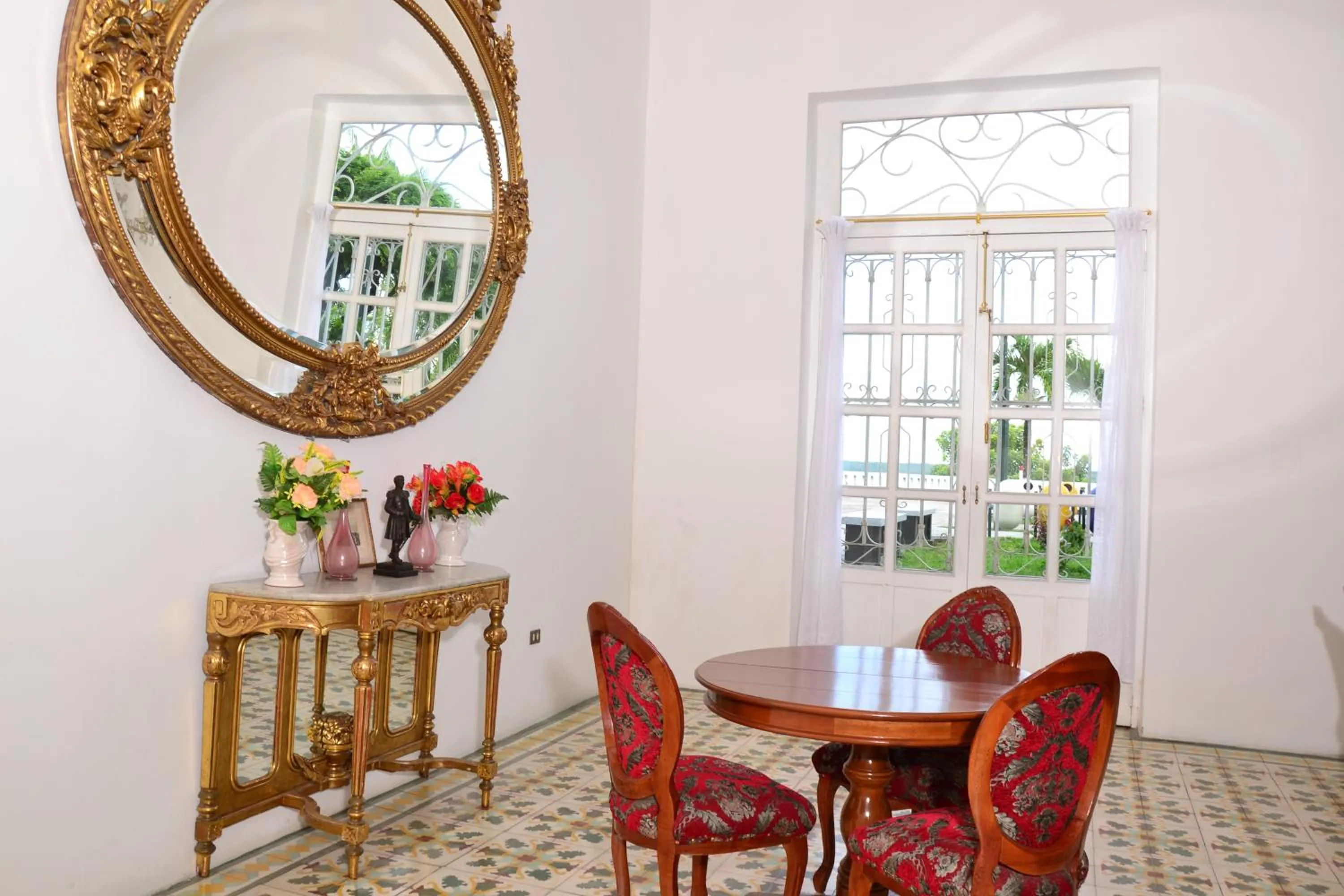 Photo of the whole room in Casa Morey