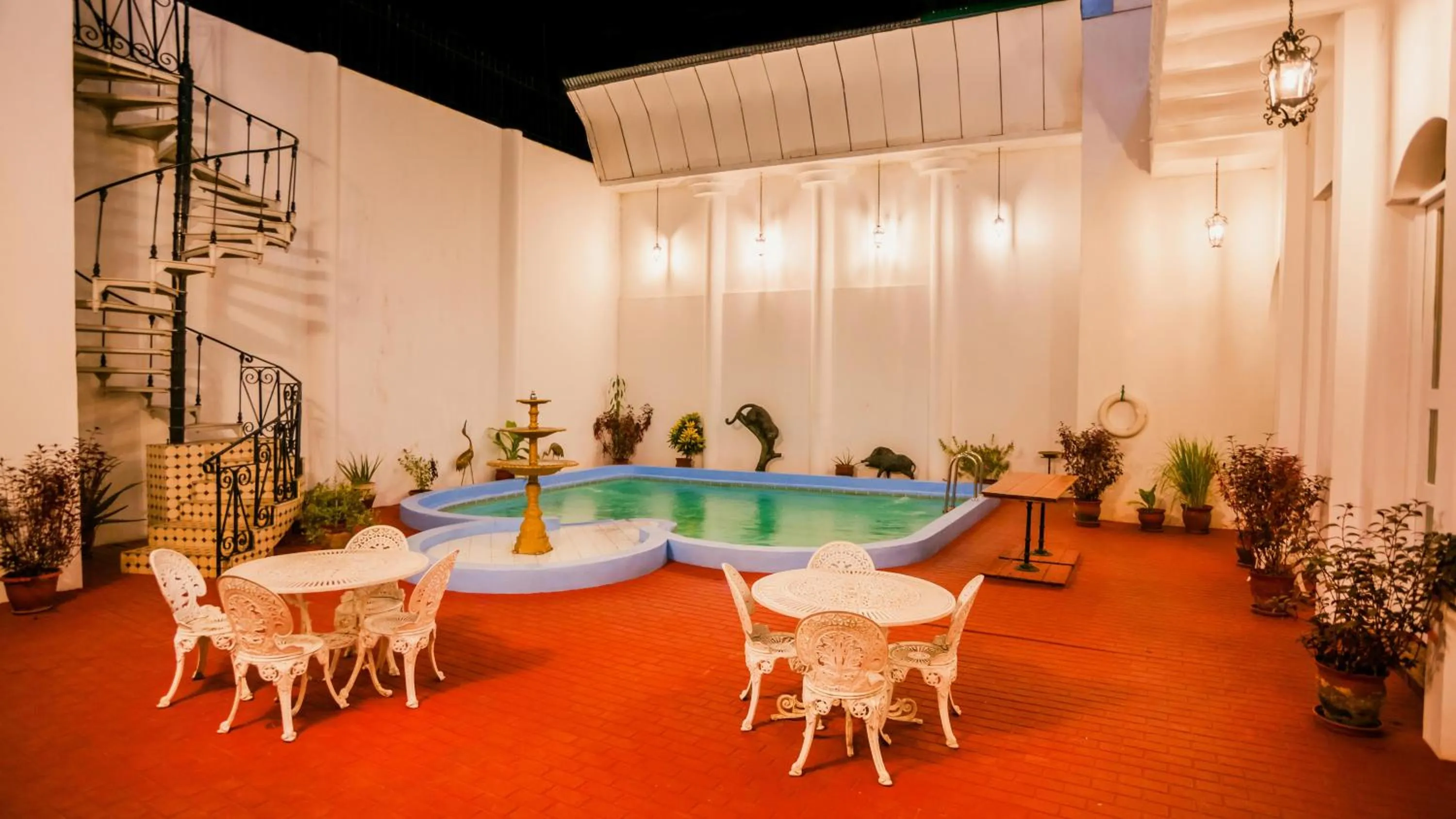 Swimming pool in Casa Morey