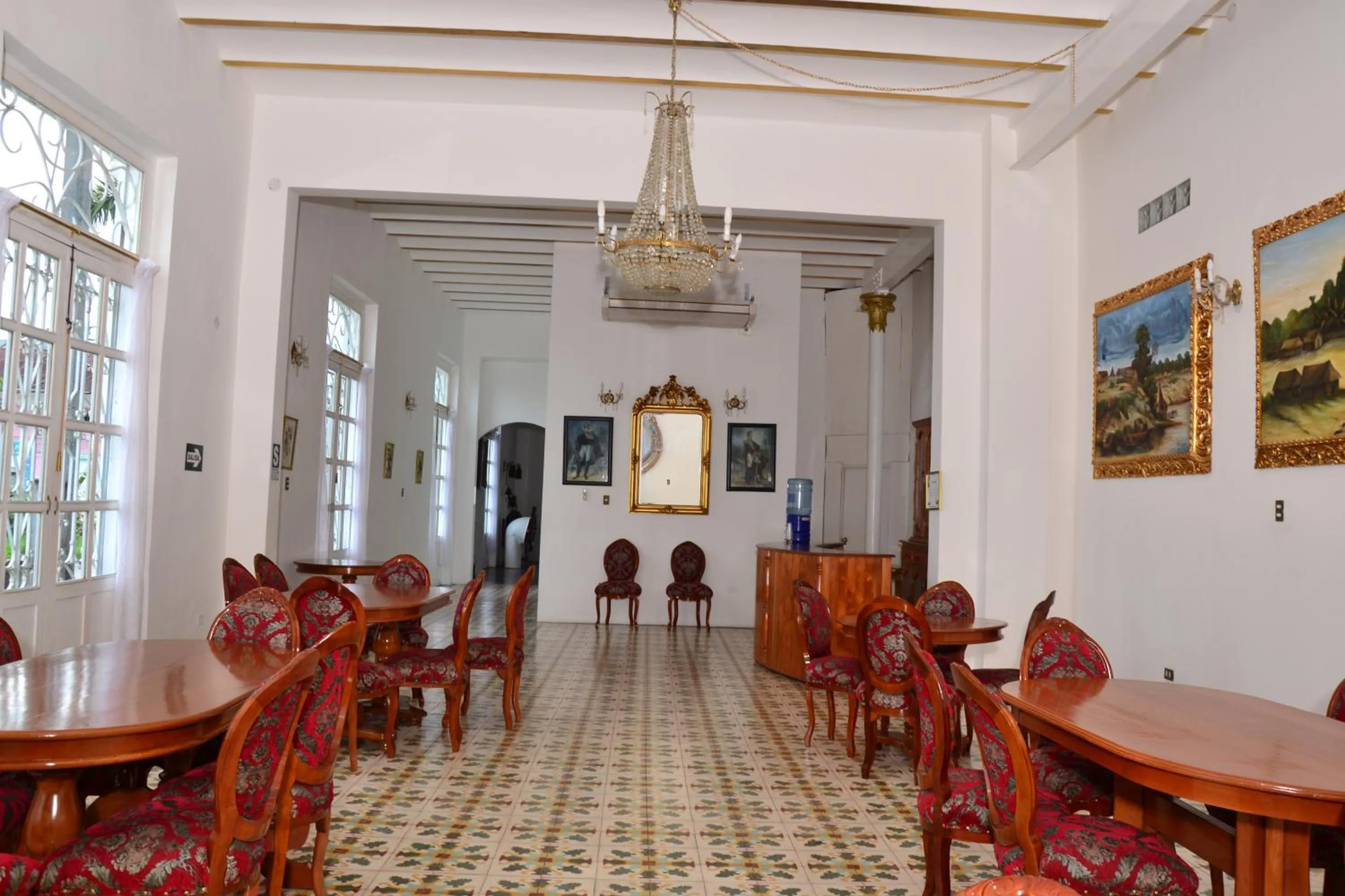 Restaurant/places to eat in Casa Morey