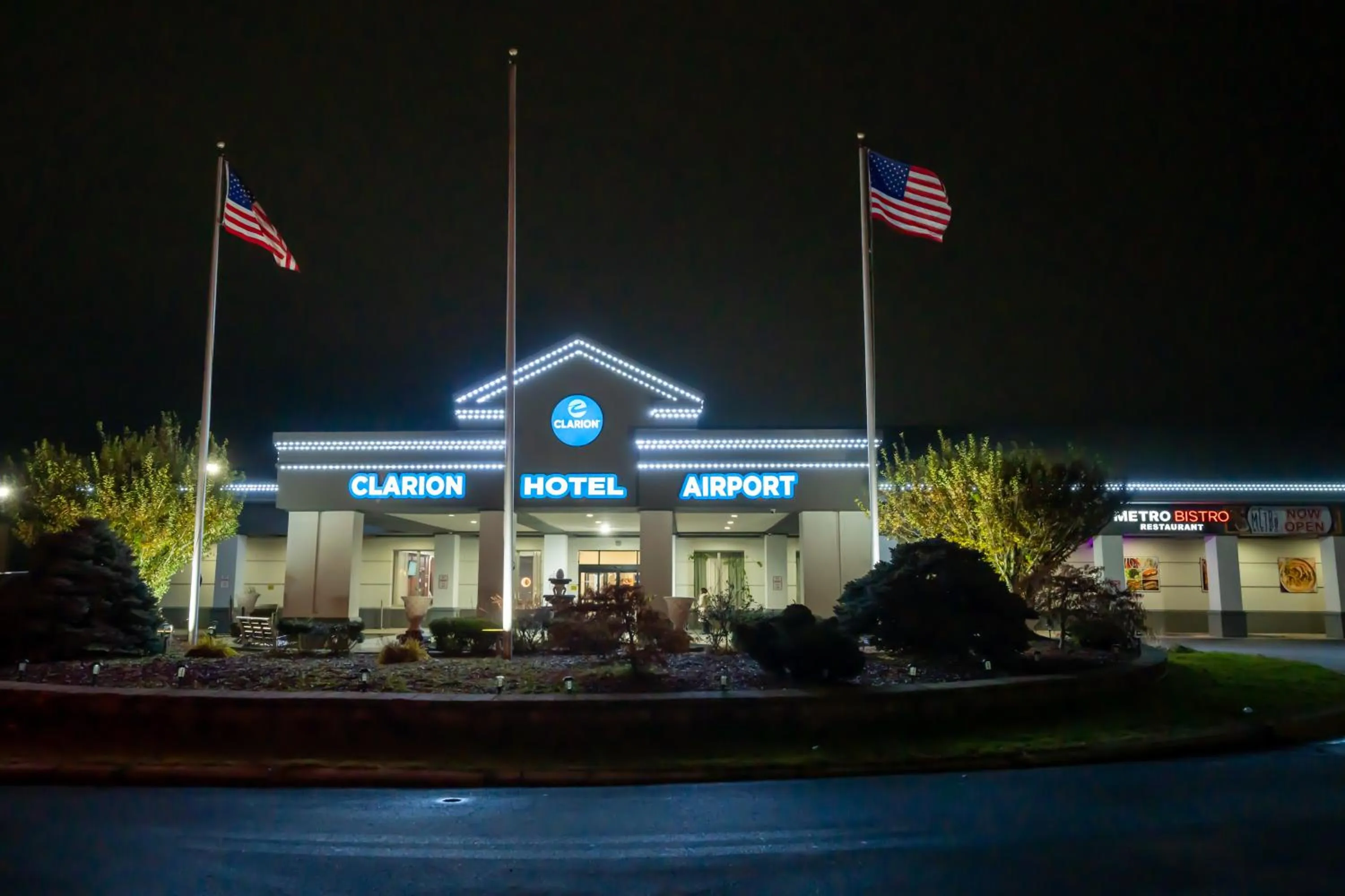 Property building in Clarion Hotel Detroit Metro Airport