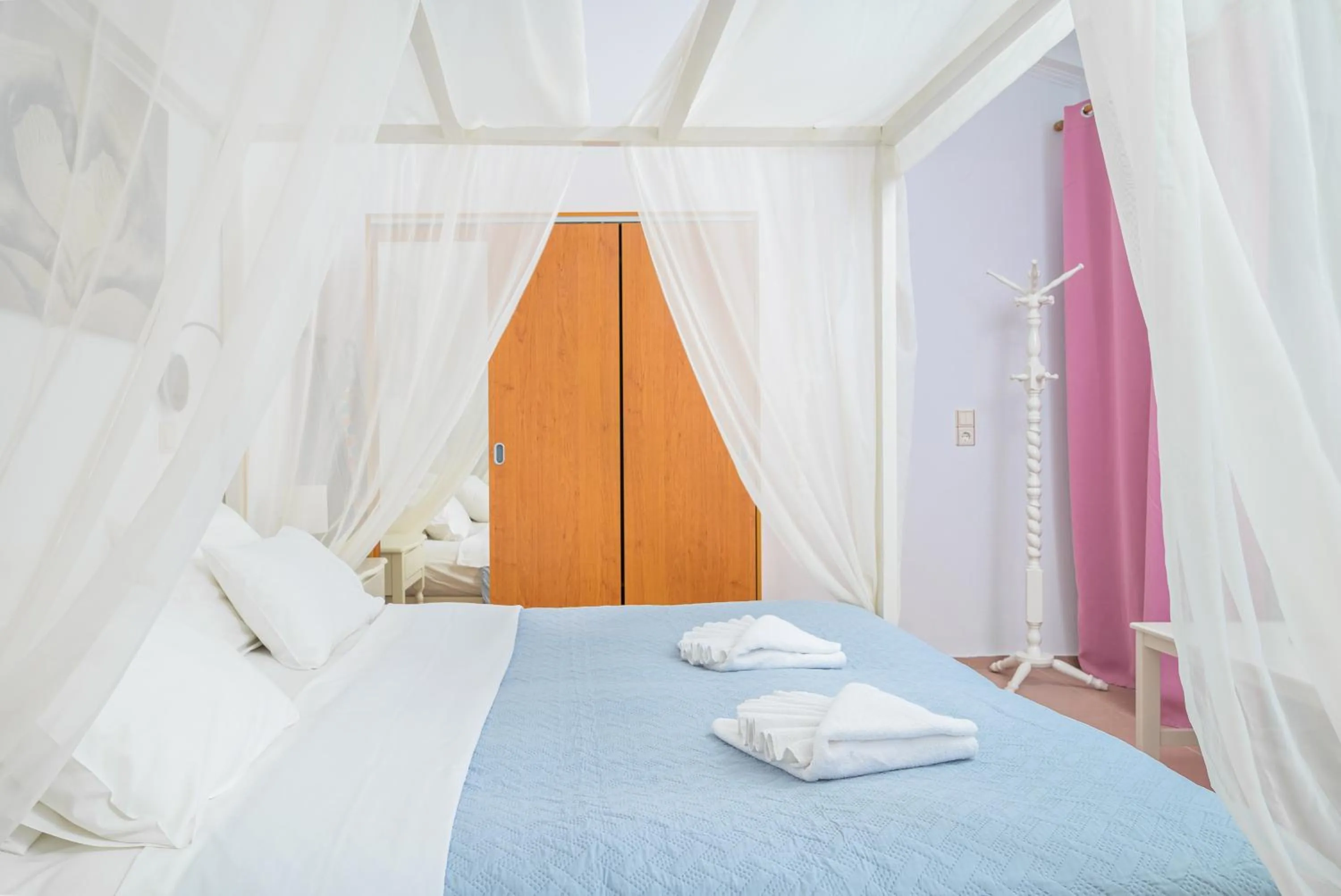 Bedroom, Bed in Aris Studios