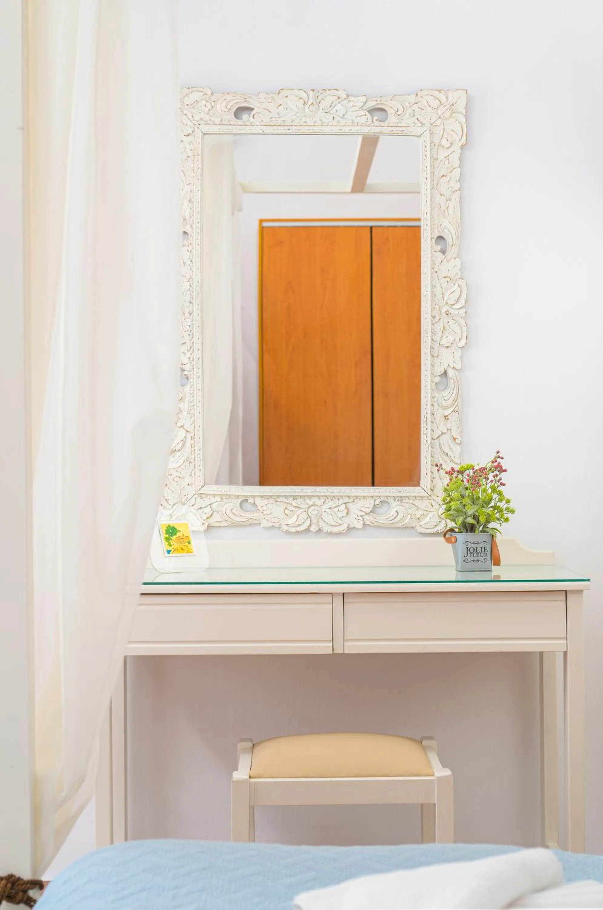 Bedroom, Bed in Aris Studios