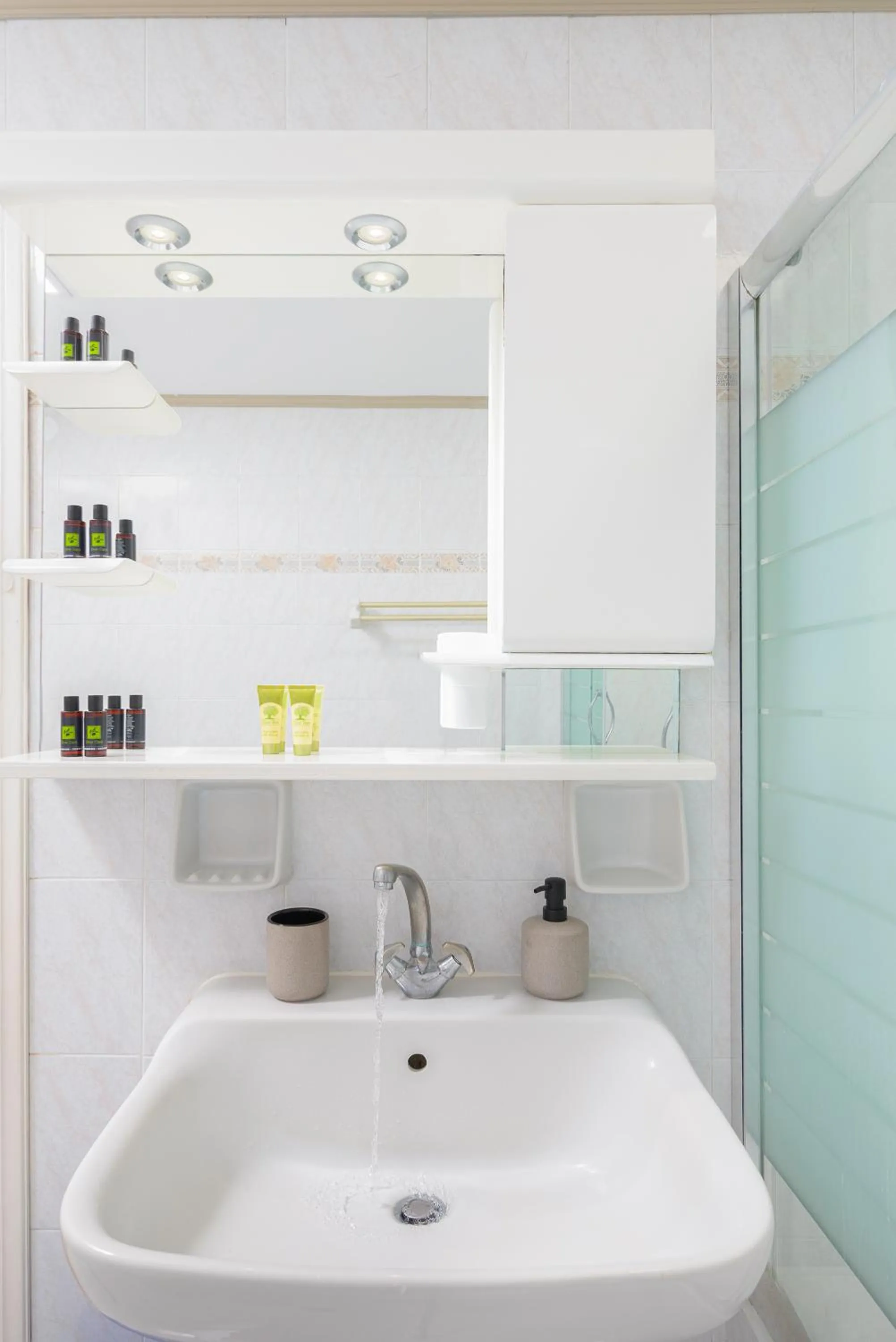 Bathroom in Aris Studios