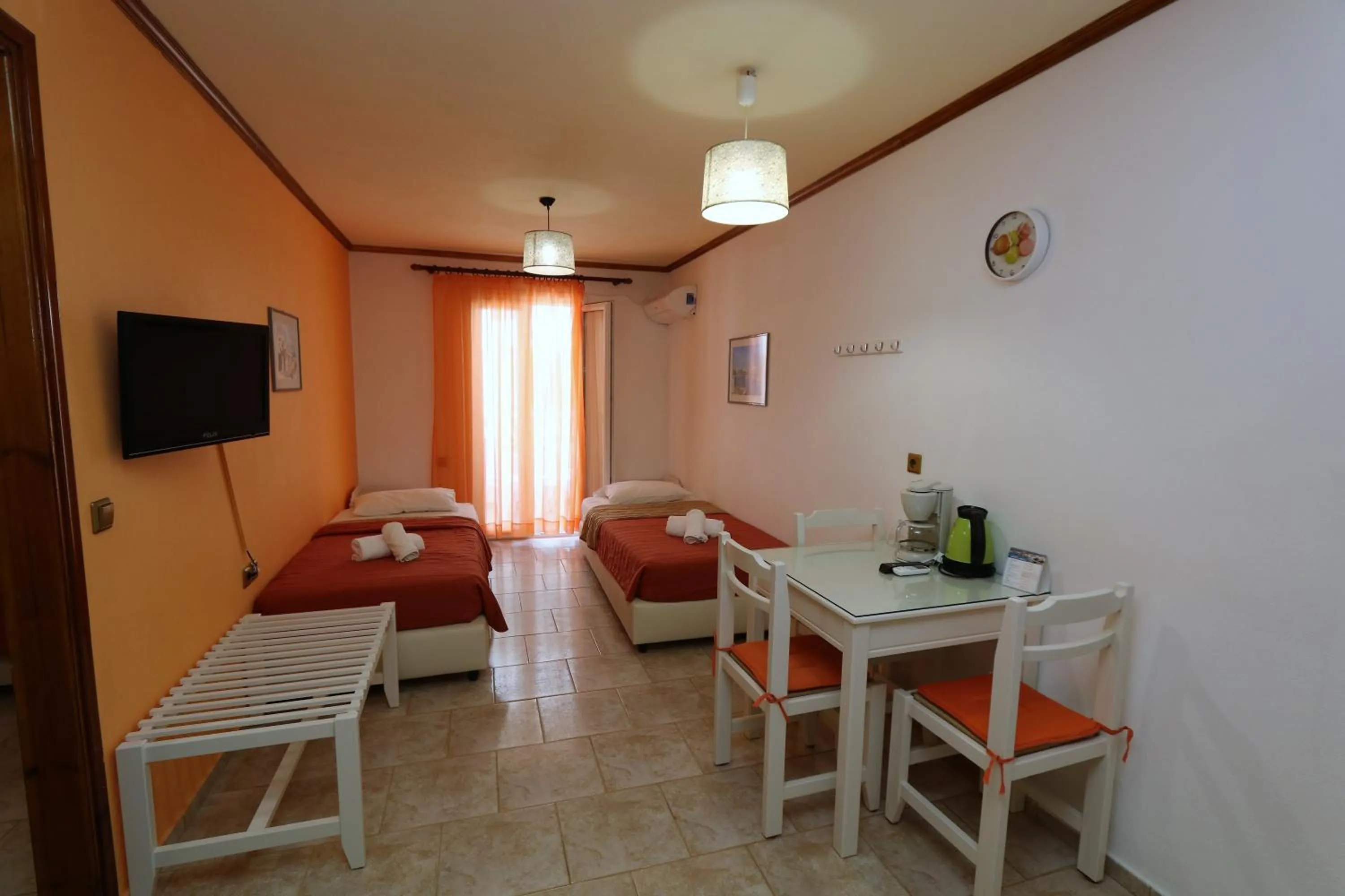 Coffee/tea facilities, Bed in Aris Studios