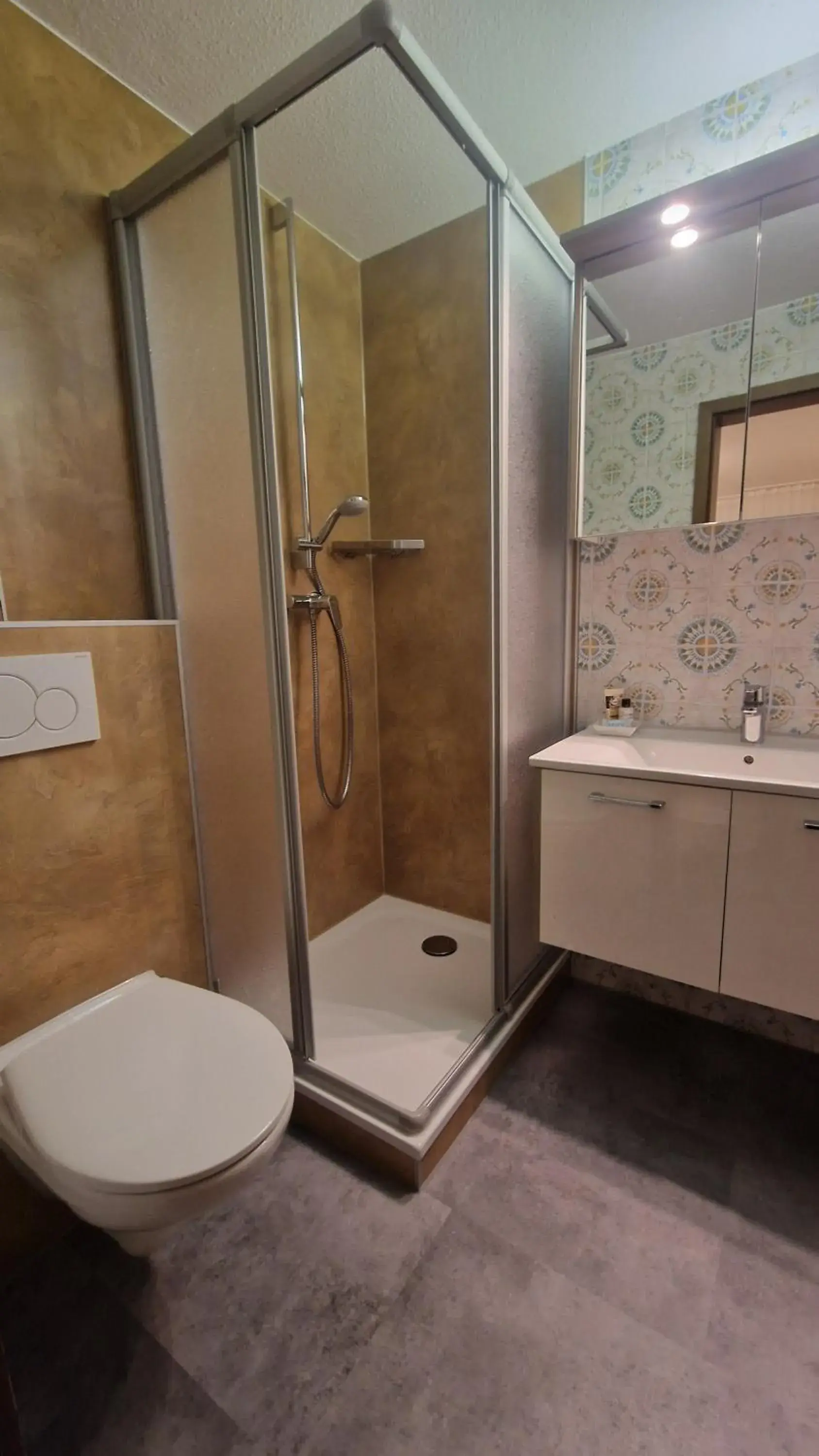Standard Single Room with Shower in Gästehaus Meng Standard Single Room with Shower in Gästehaus Meng