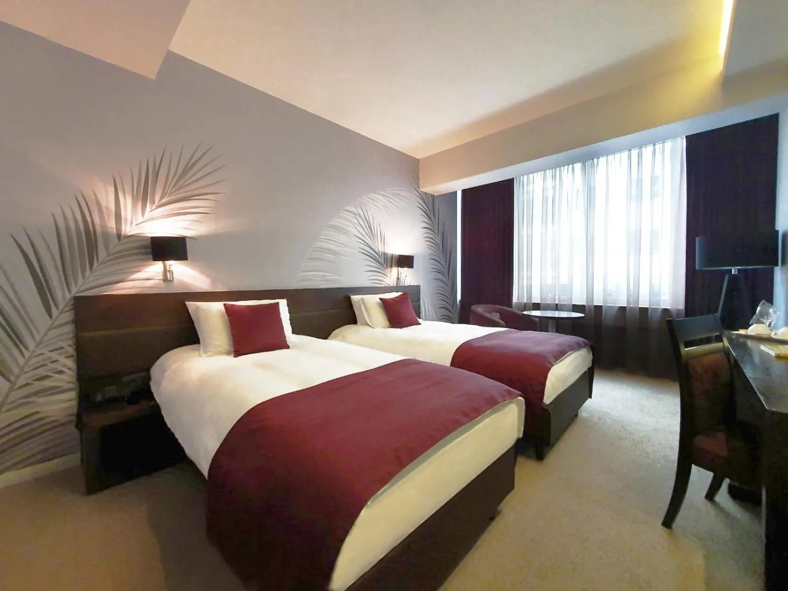 Photo of the whole room, Bed in Queen's Hotel - Zebra Centre